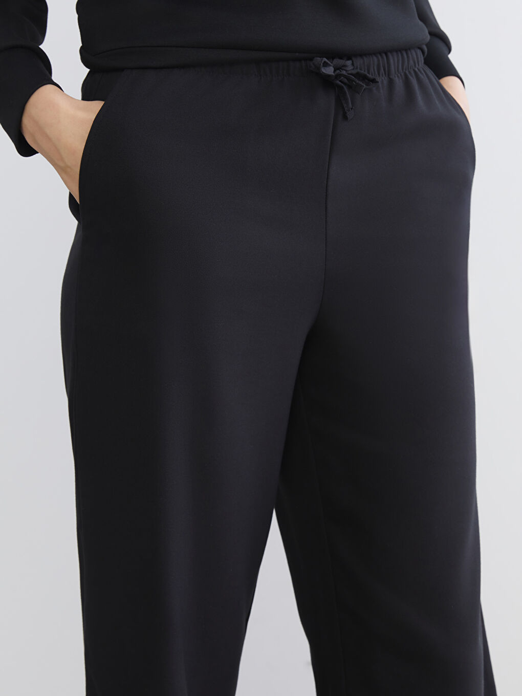 Siyah Beli Lastikli Geniş Paça Kadın Pantolon-2