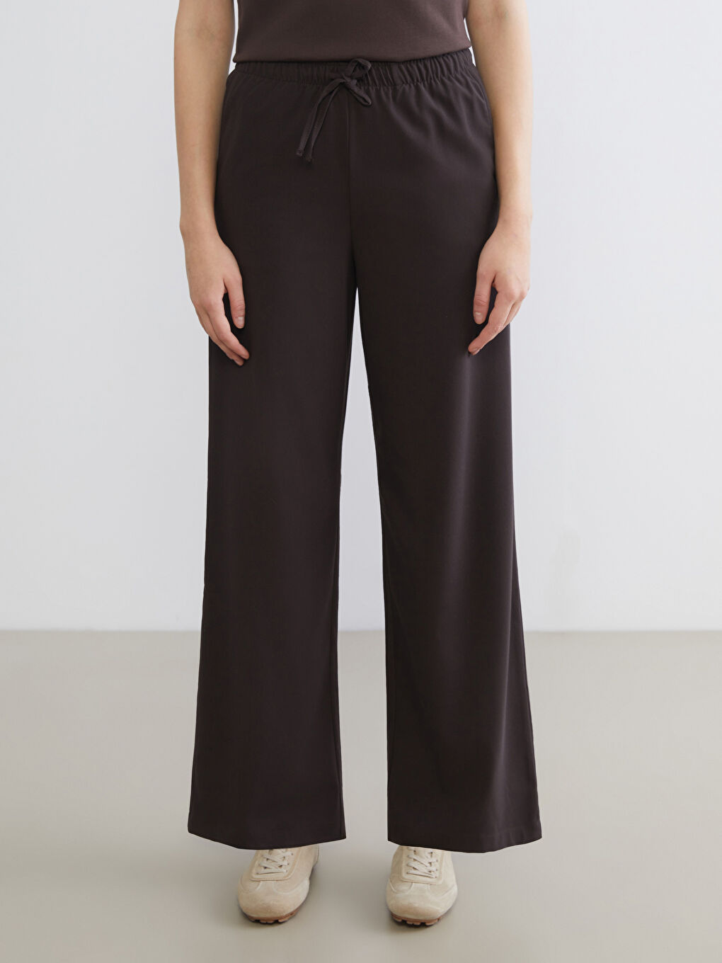 Kahverengi Beli Lastikli Geniş Paça Kadın Pantolon-1