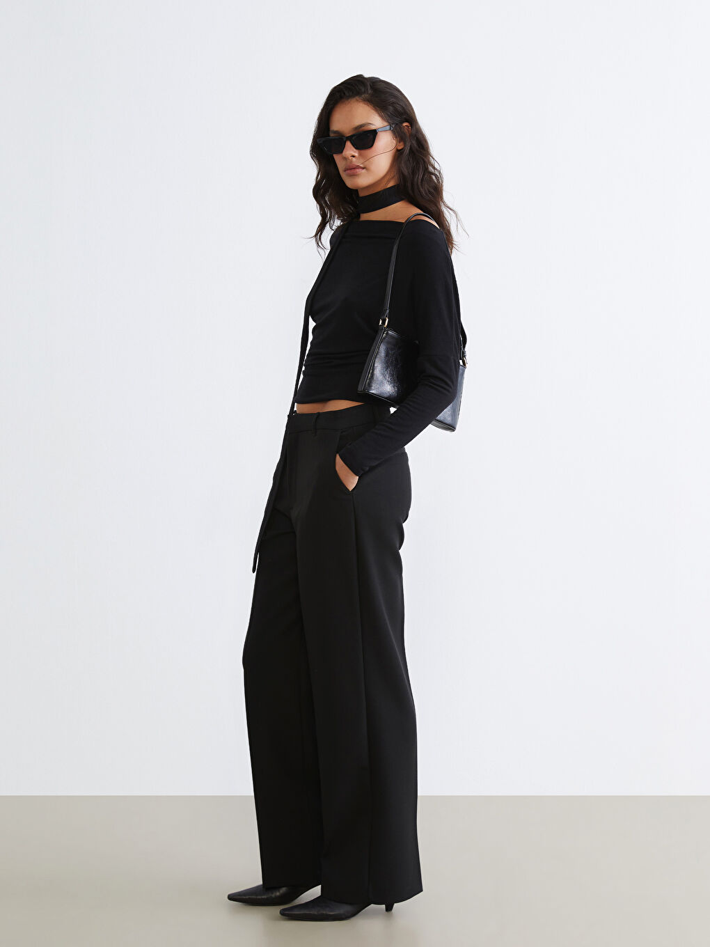 Siyah Kayık Yaka Bluz-1