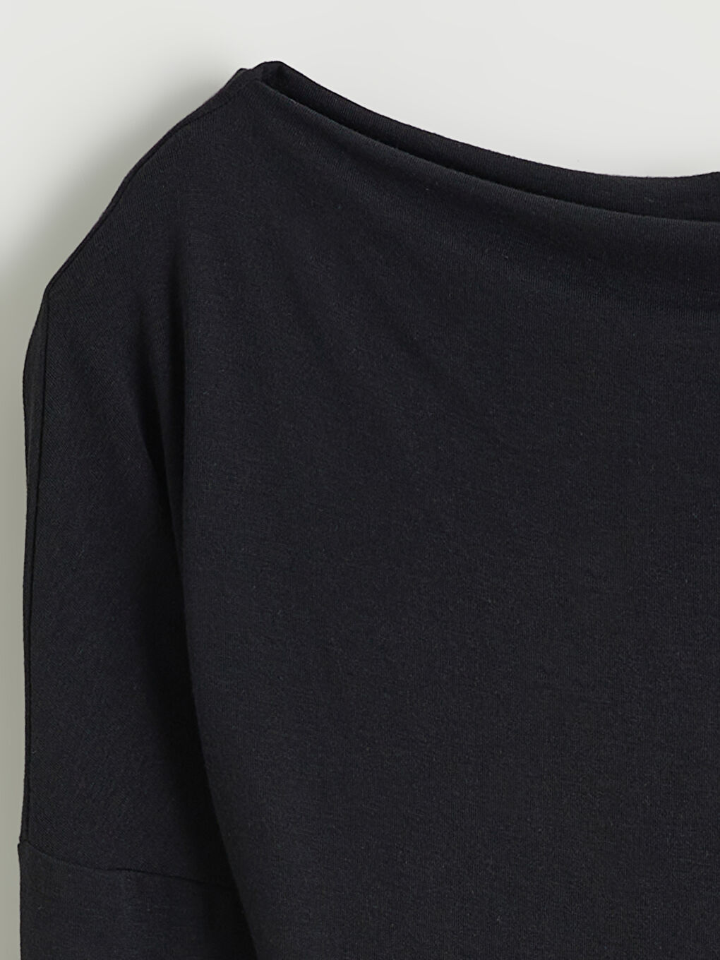 Siyah Kayık Yaka Bluz-5