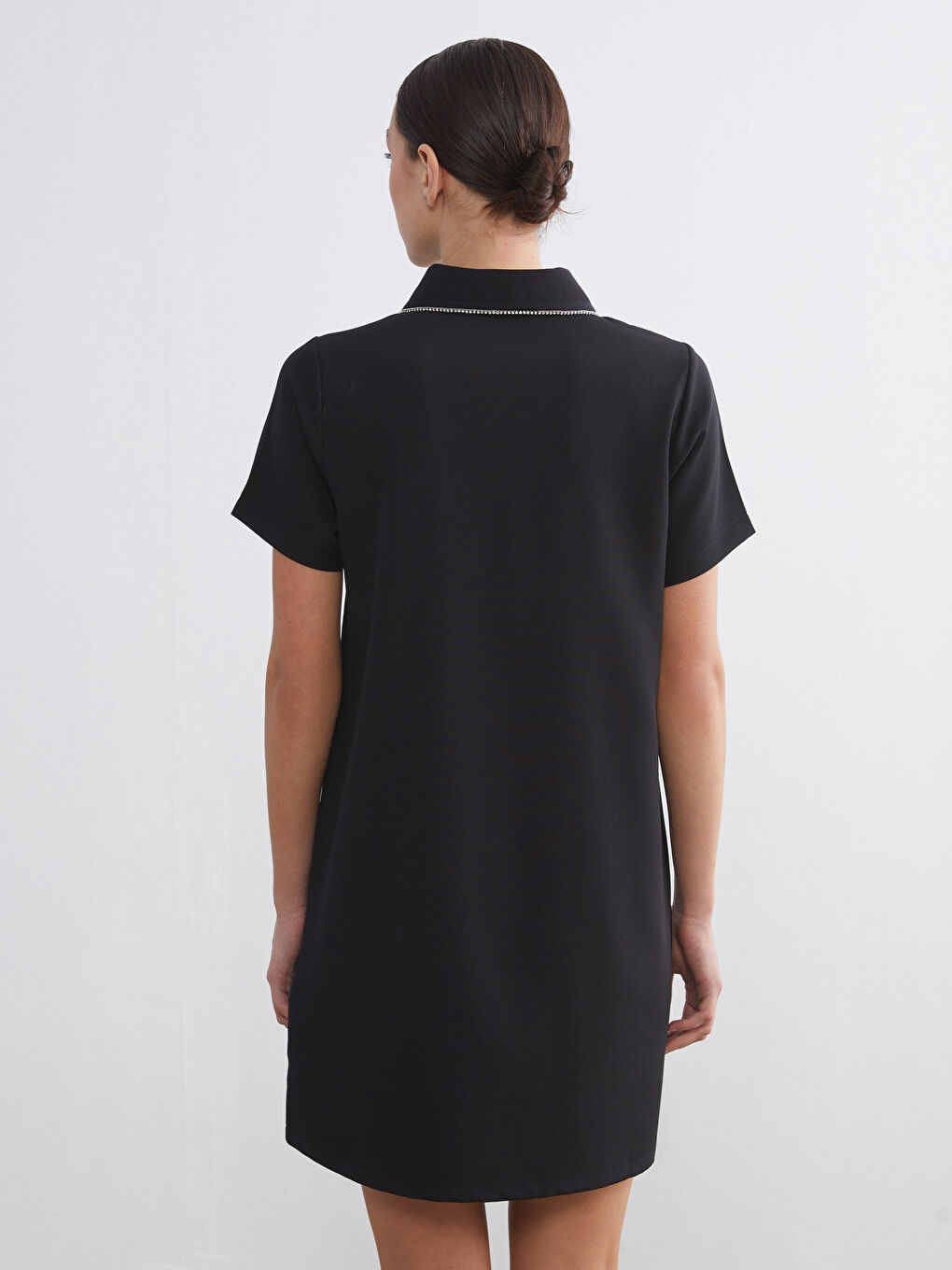 Siyah Gömlek Yaka Taşlı Mini Elbise-3