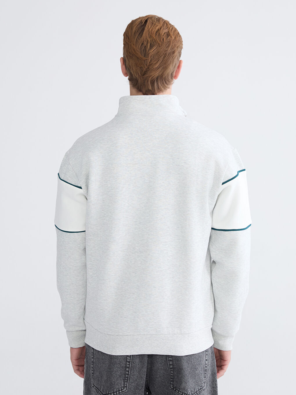 Beyaz Dik Yaka Baskılı Erkek Kalın Sweatshirt-3