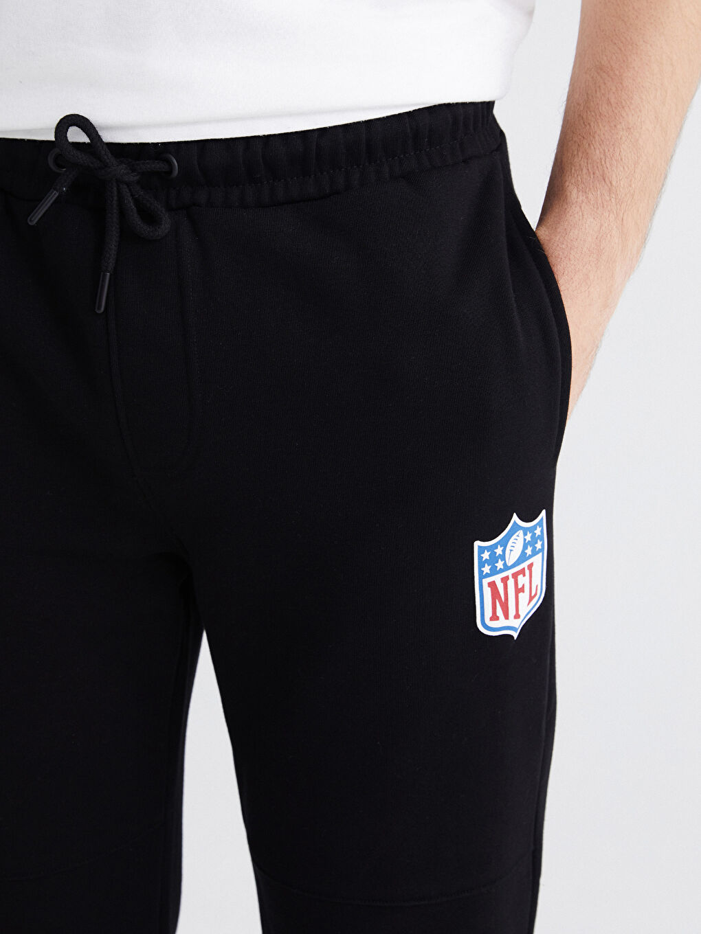 Siyah Standart Kalıp Erkek Jogger Eşofman Altı-2