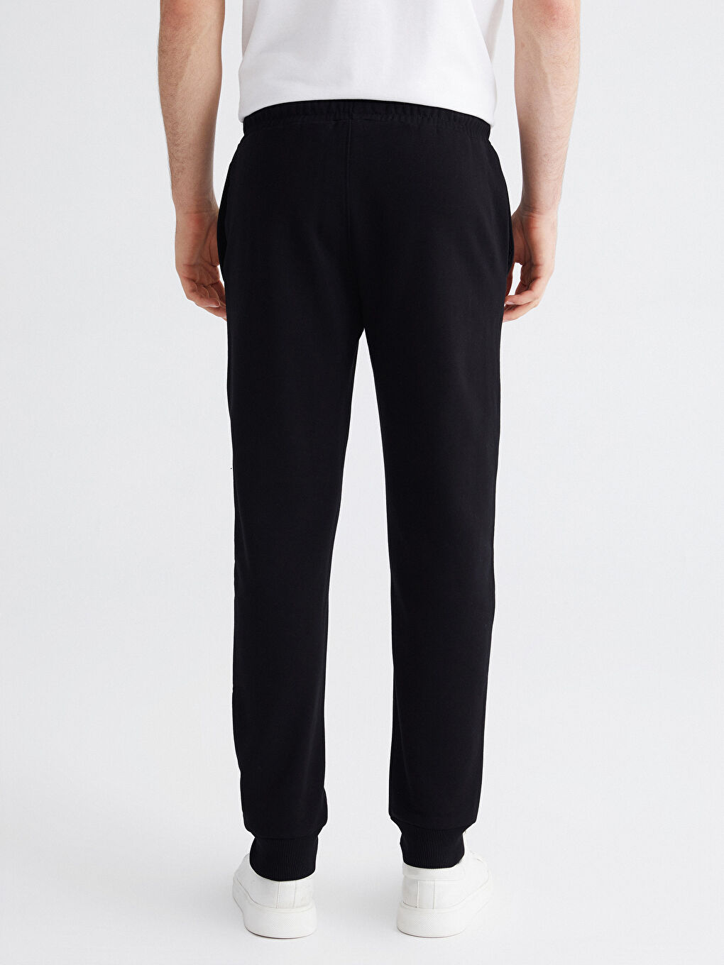 Siyah Standart Kalıp Erkek Jogger Eşofman Altı-3
