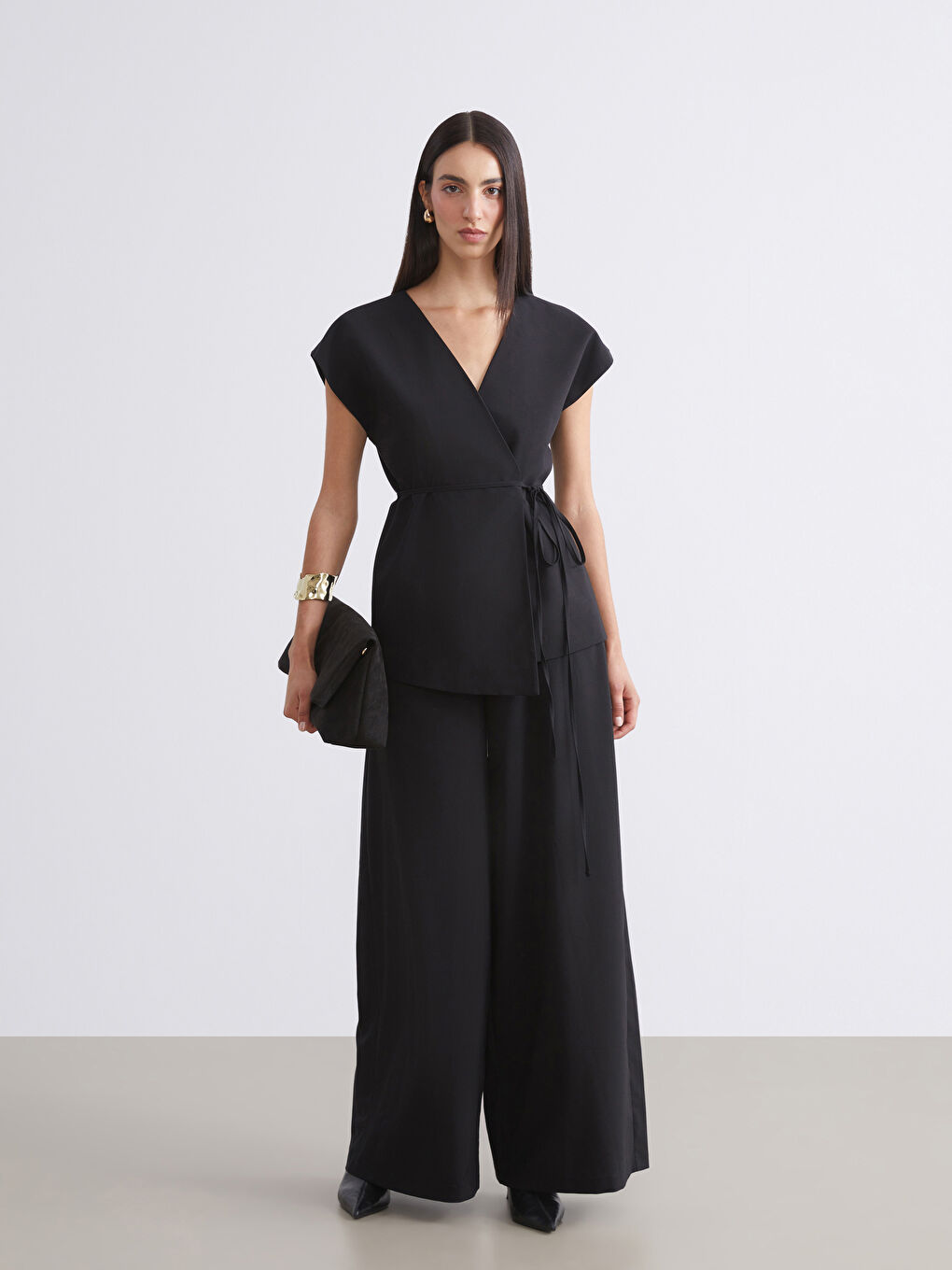 Siyah Kruvaze Yaka Kadın Klasik Yelek-1