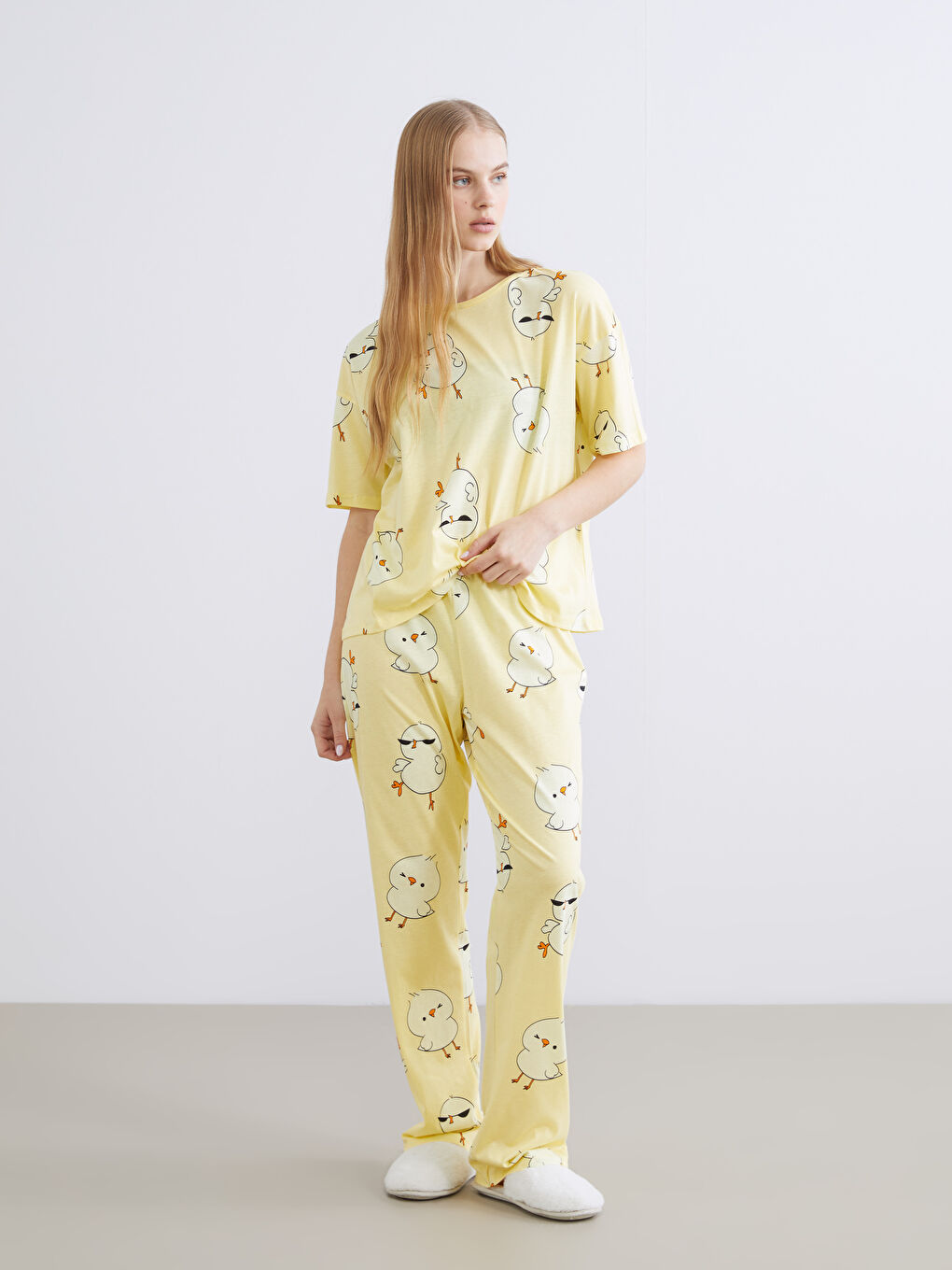 Пижамный комплект с круглым вырезом и узором для женщин-1