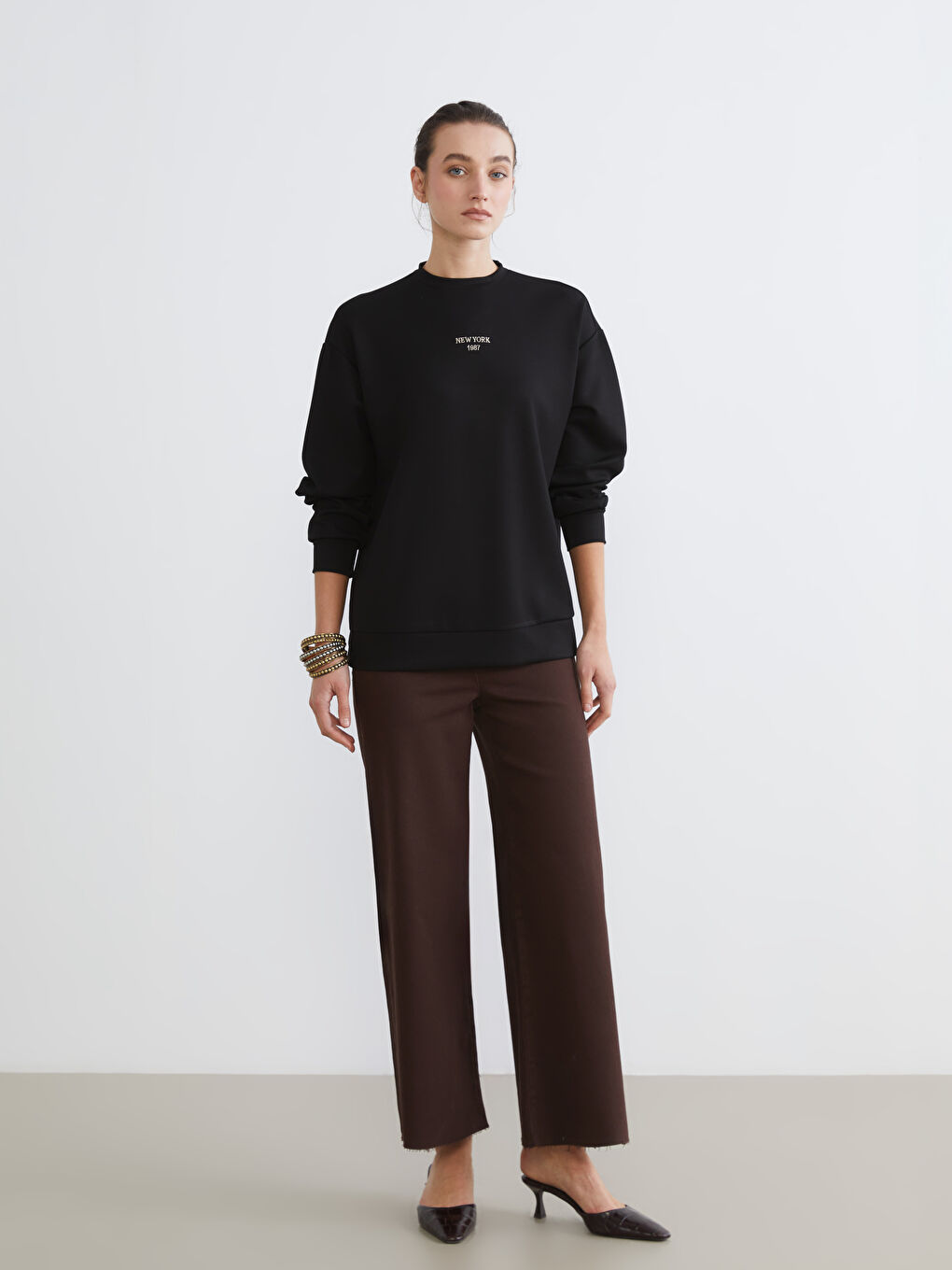 Woman BLACK Sweatshirt-1