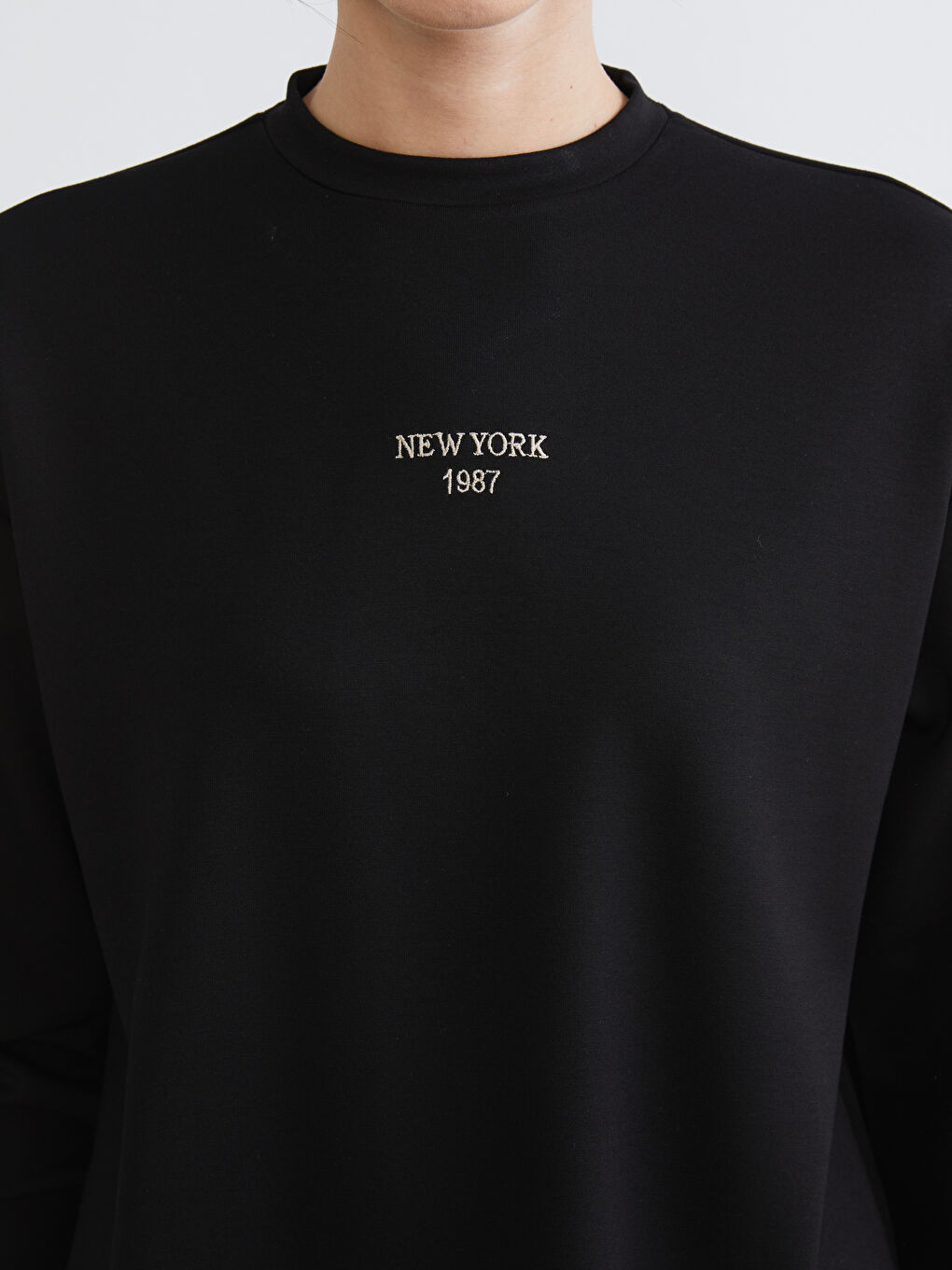 Woman BLACK Sweatshirt-2