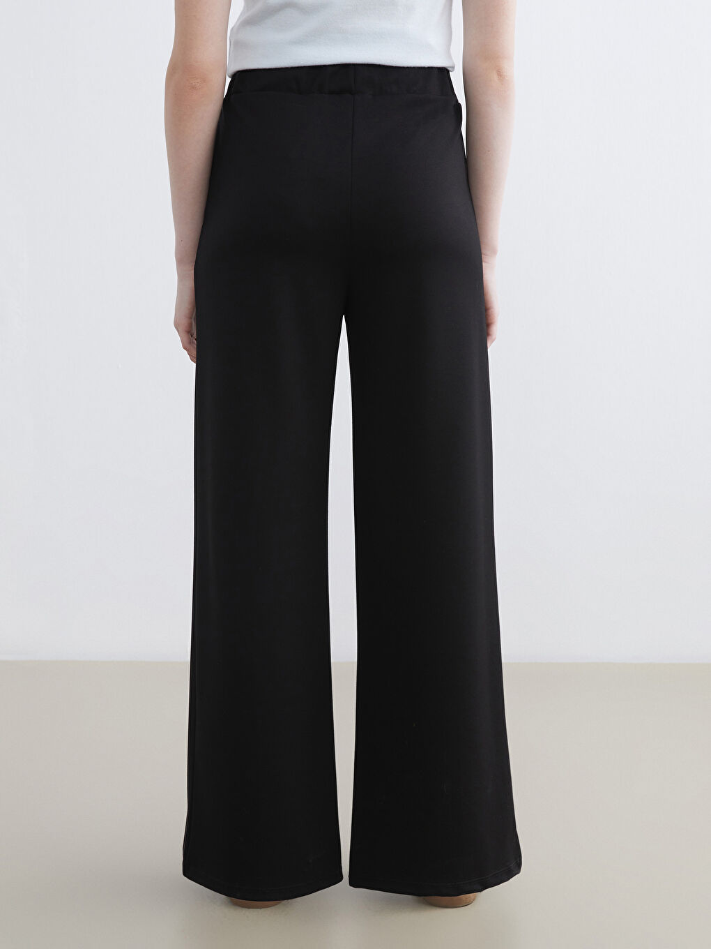 Women's Sweatpants with Elastic Waist-3