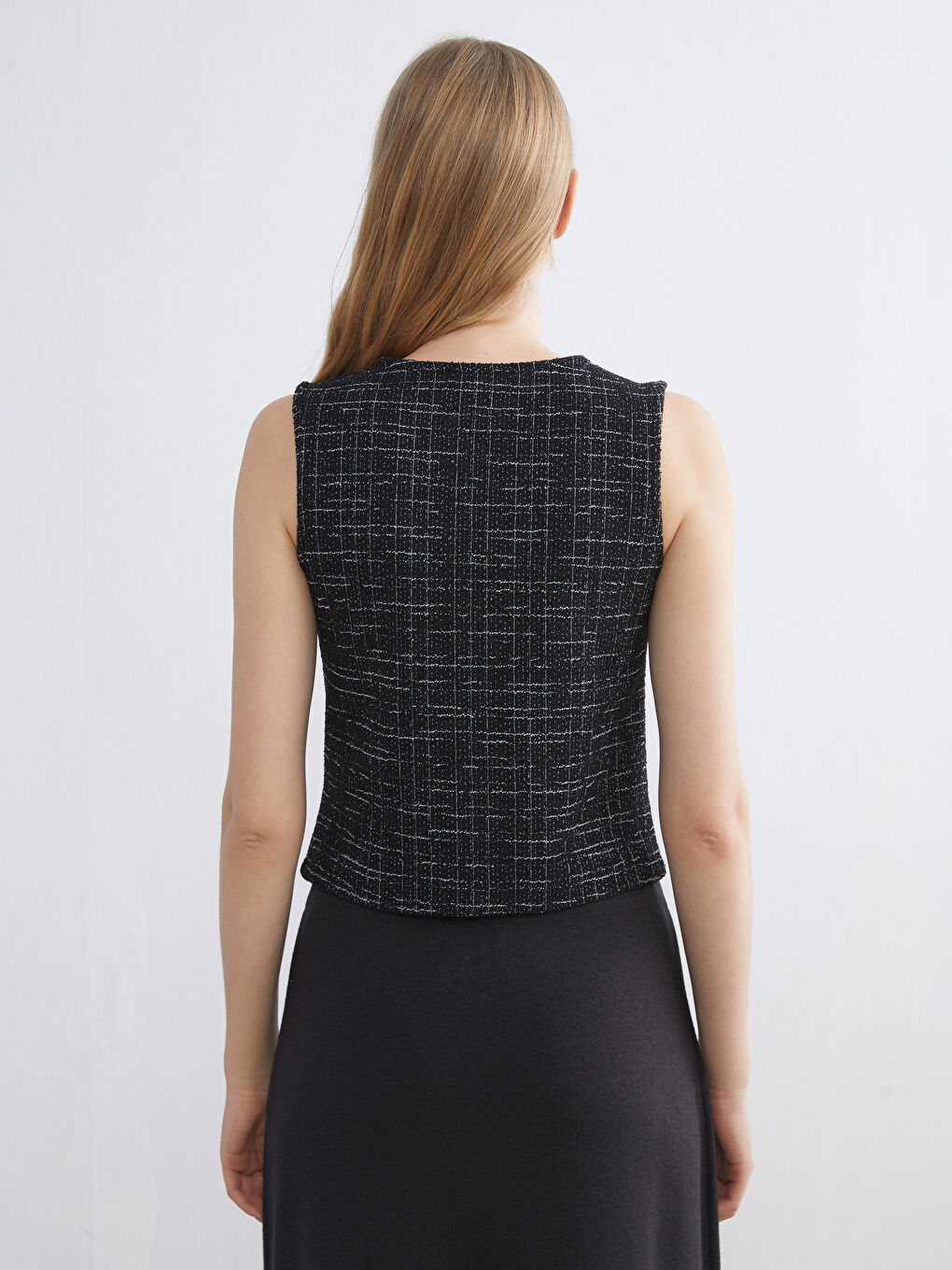 Siyah V Yaka Ekose Kadın Yelek-3