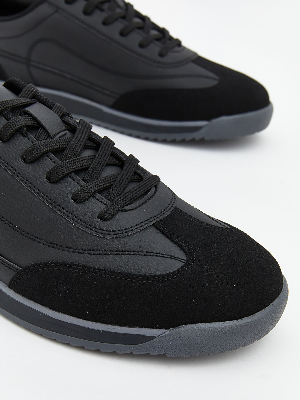 Siyah Bağcıklı Erkek Spor Ayakkabı-2