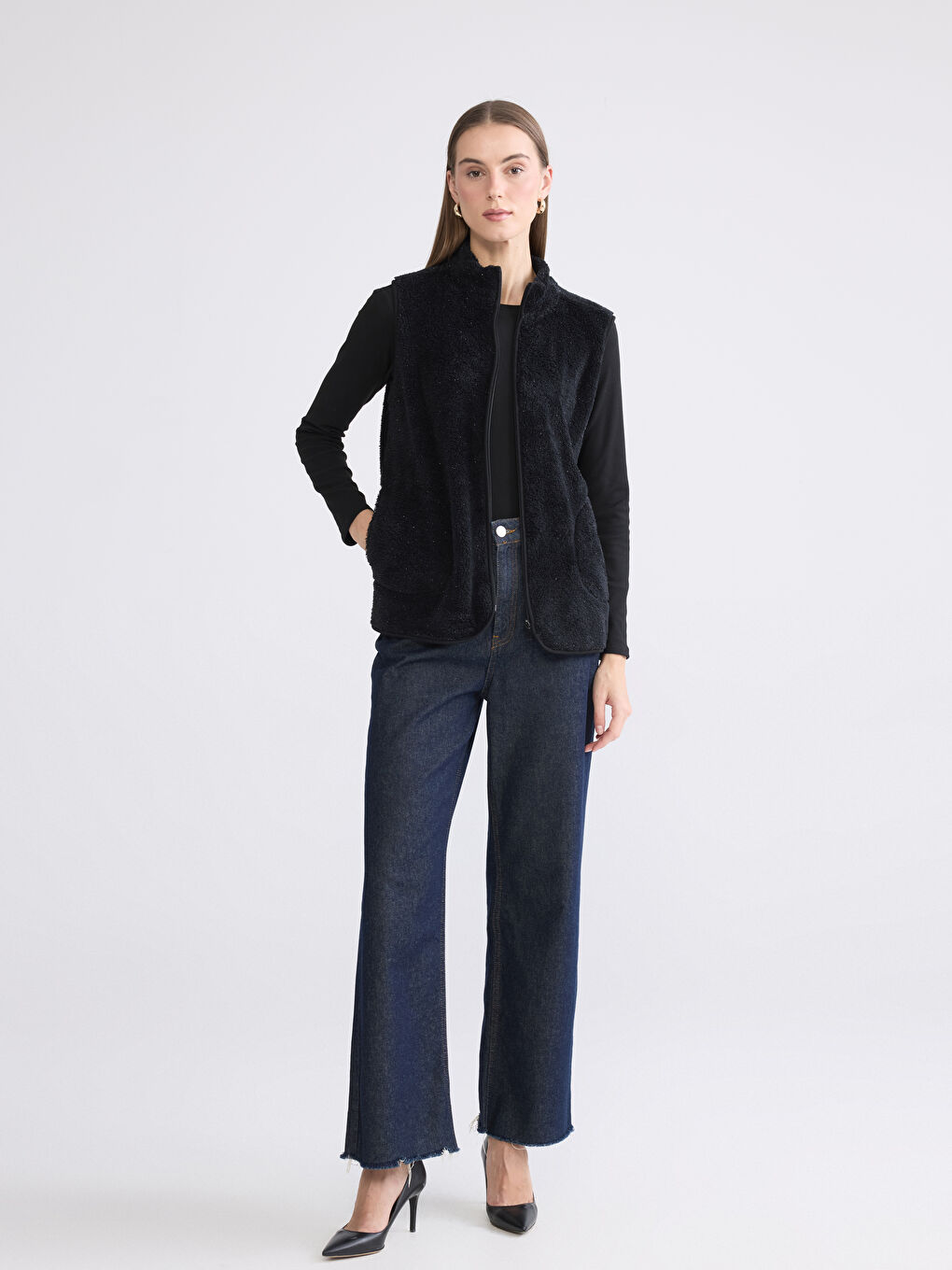 Siyah Dik Yaka Kadın Polar Yelek-1