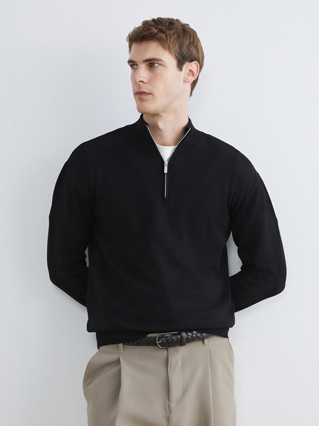 Siyah Fermuarlı Dik Yaka Erkek Triko Kazak