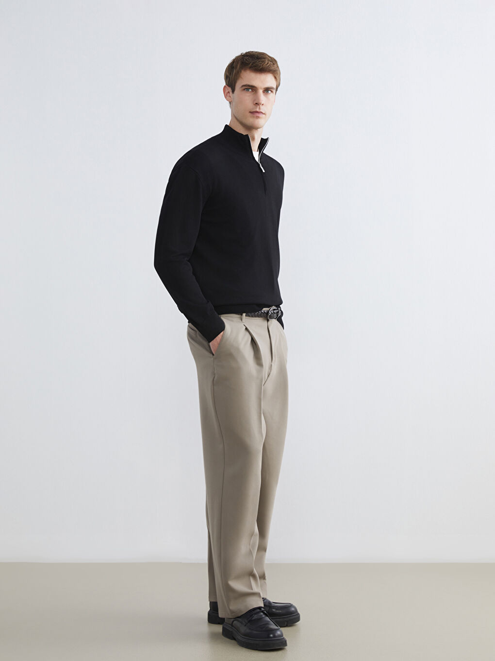 Siyah Fermuarlı Dik Yaka Erkek Triko Kazak-1