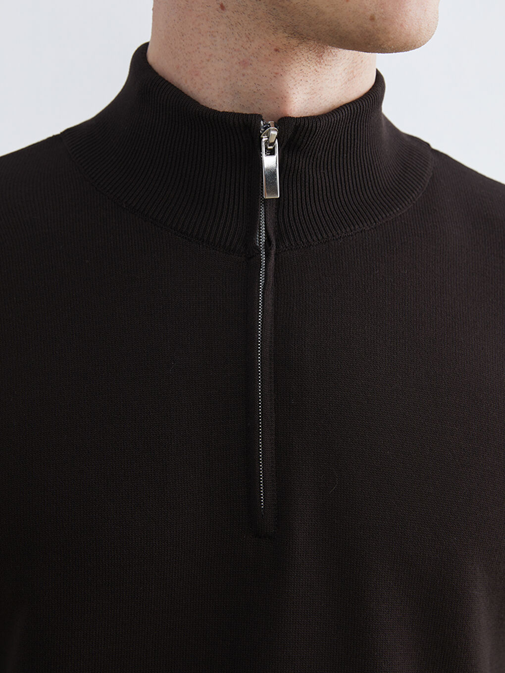 Kahverengi Fermuarlı Dik Yaka Erkek Triko Kazak-2