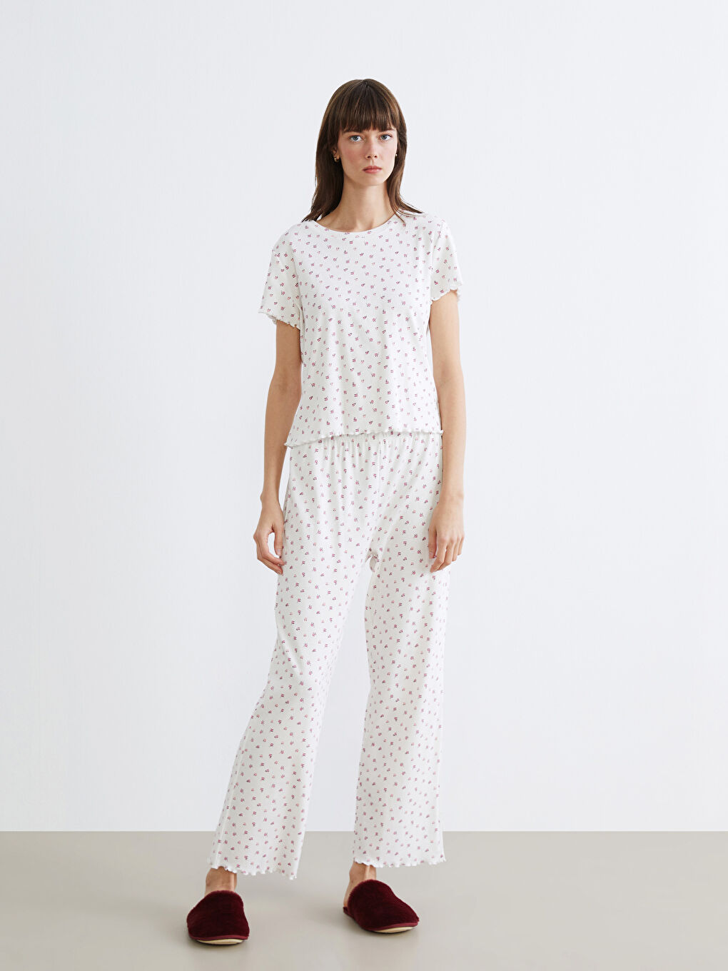 Ekru Bisiklet Yaka Çiçekli Kadın Pijama Takımı