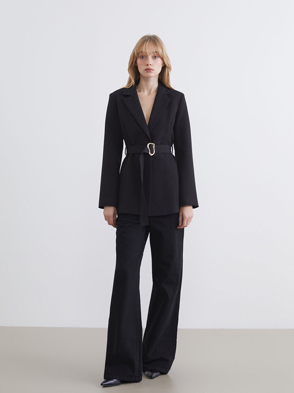 Siyah Beli Kemerli Kadın Blazer Ceket-1