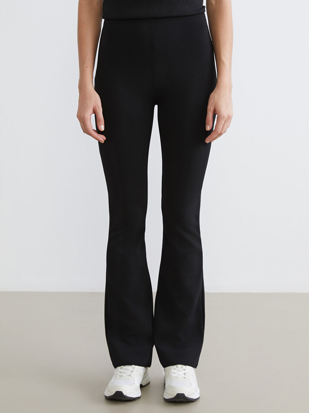 Siyah Yüksek Bel İspanyol Paça Kadın Tayt Pantolon-1