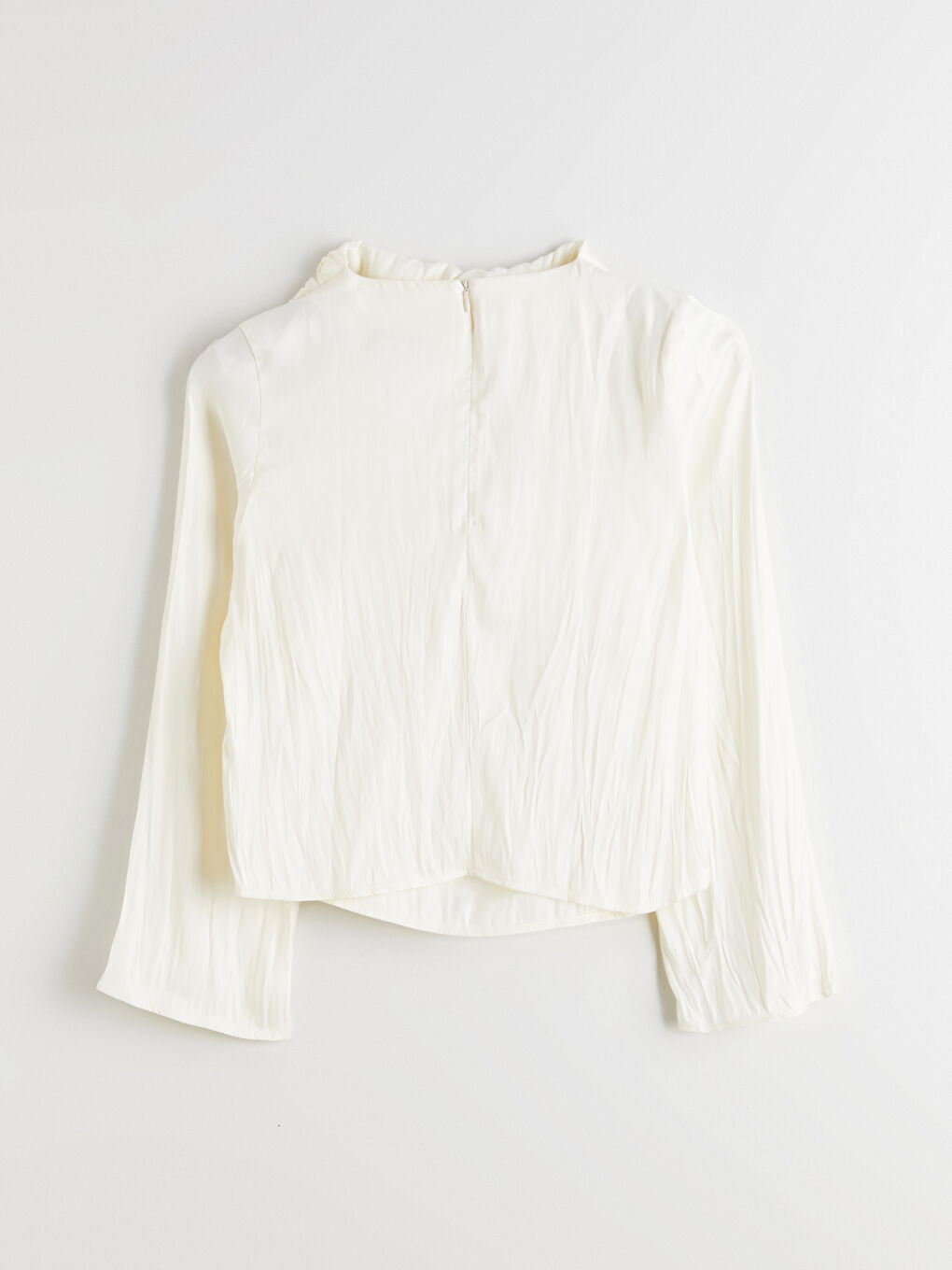 Ekru Dik Yaka Oversize Büzgülü Bluz-5