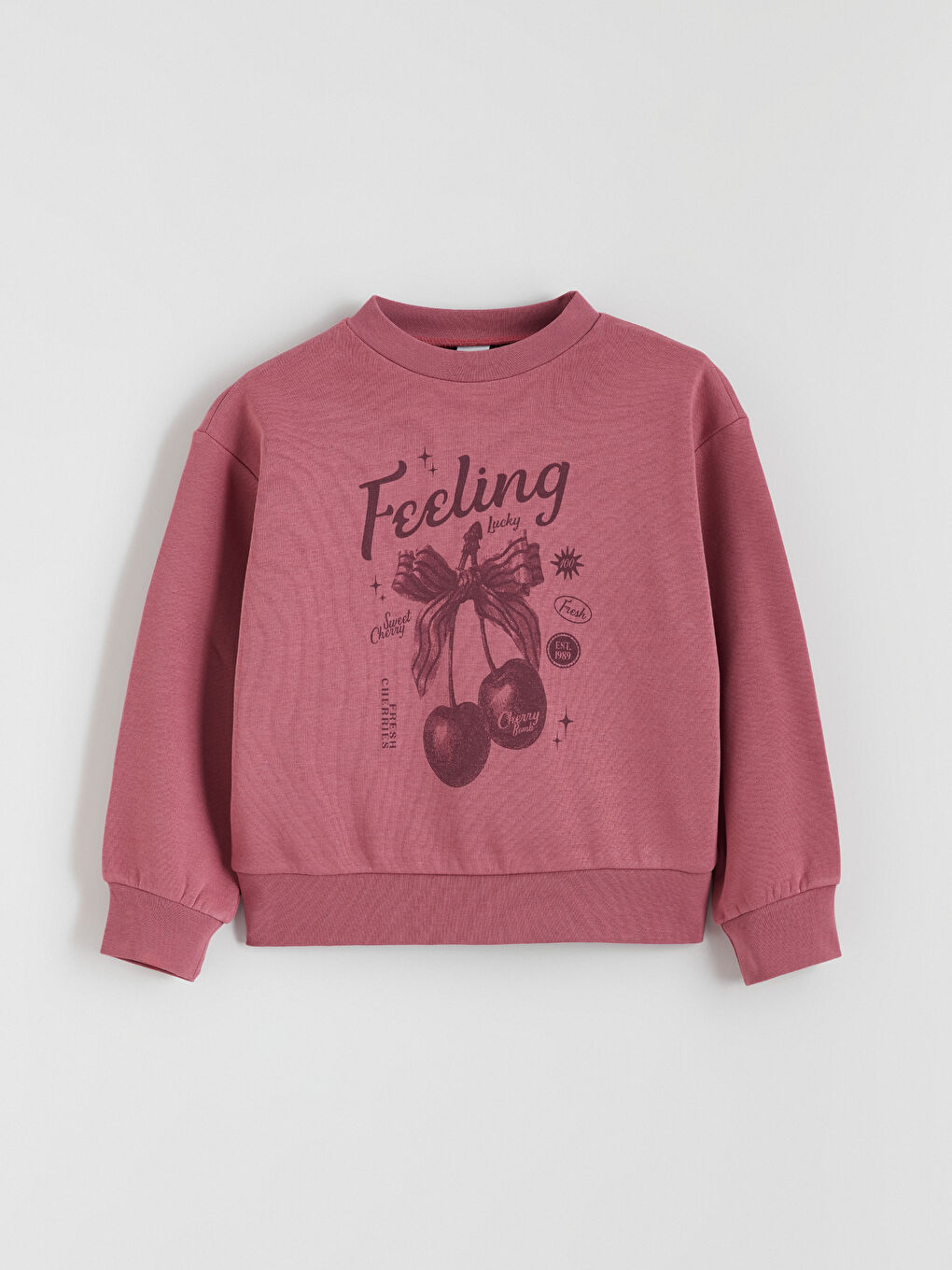 قميص رياضي وردى فتاة