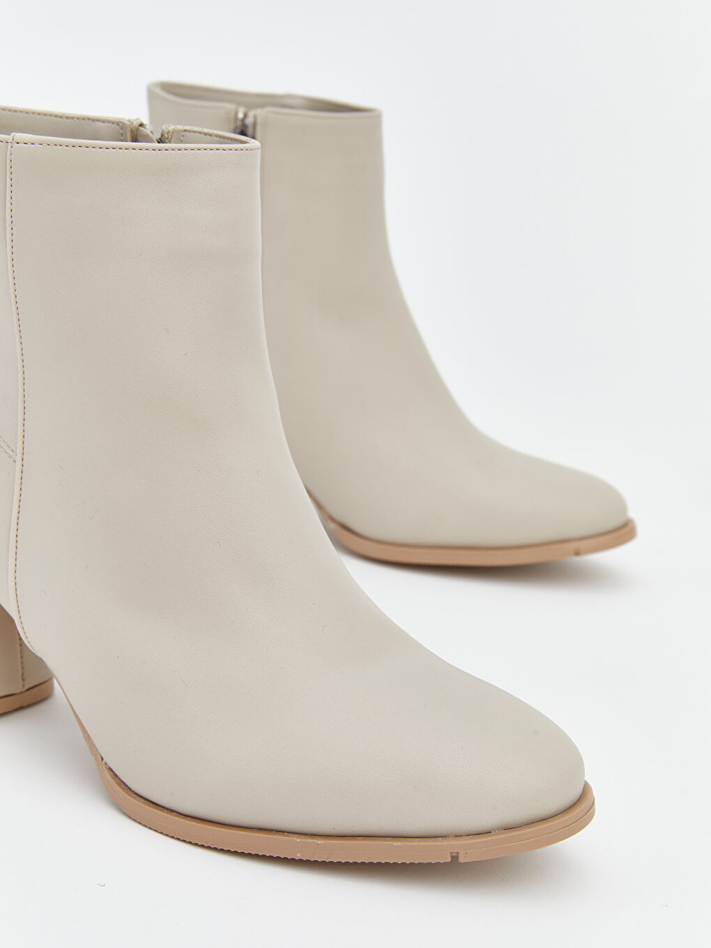 Bej Deri Görünümlü Kadın Topuklu Bot-2