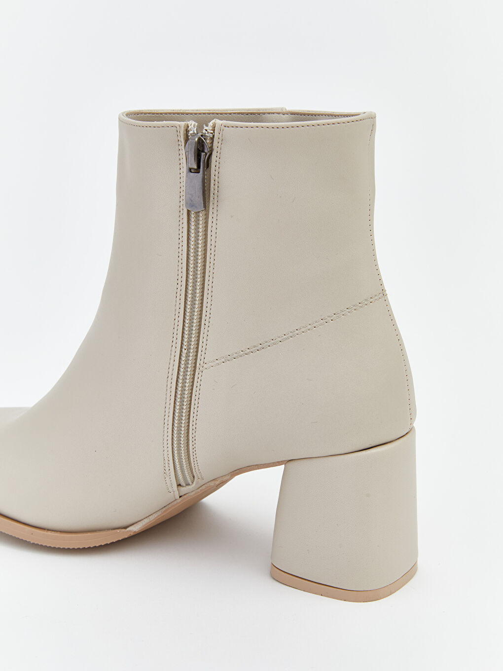 Bej Deri Görünümlü Kadın Topuklu Bot-5