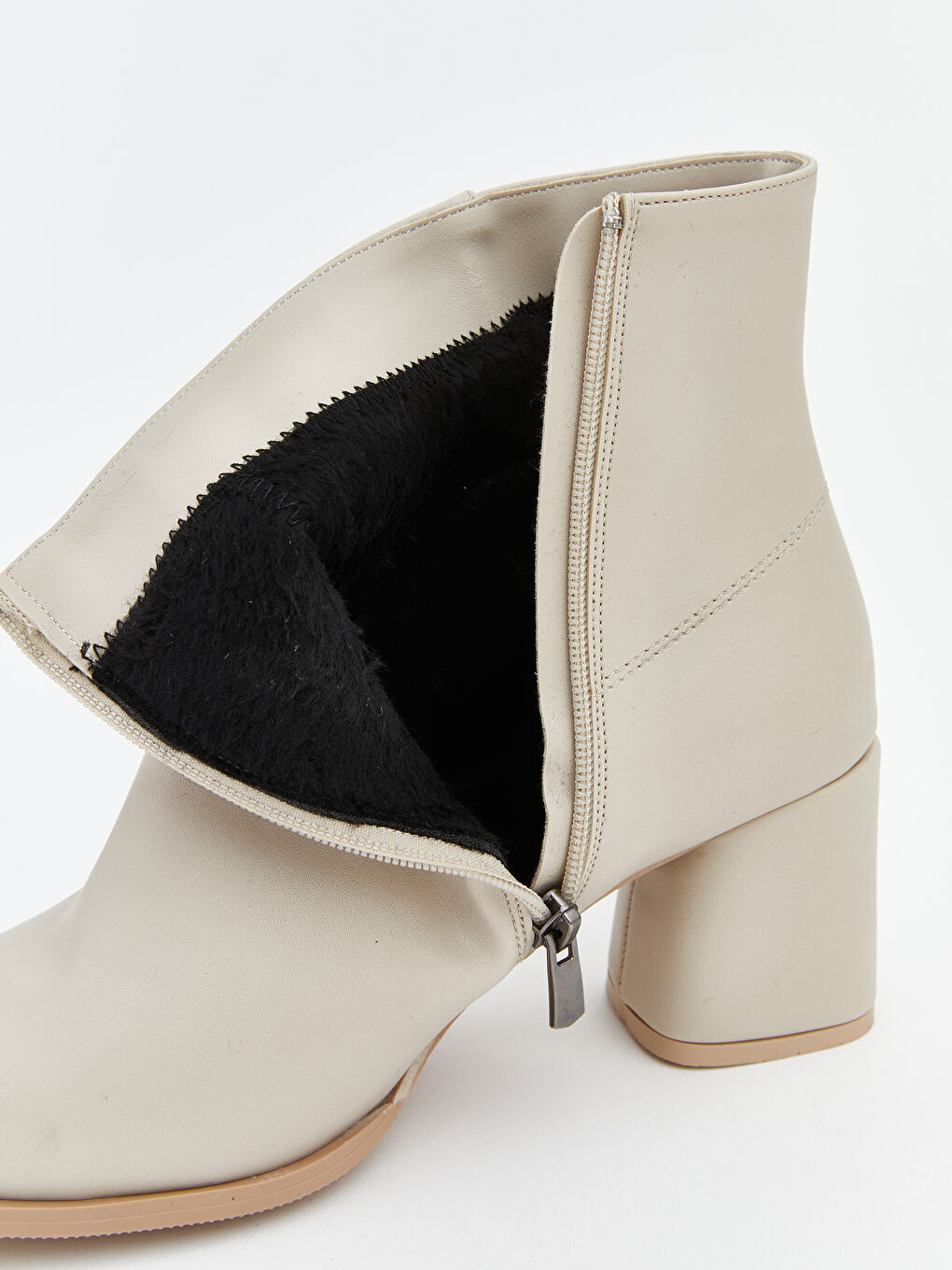 Bej Deri Görünümlü Kadın Topuklu Bot-6