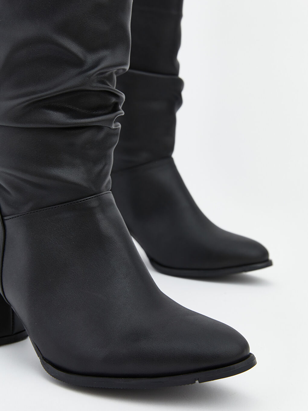 Siyah Deri Görünümlü Kadın Çizme-2