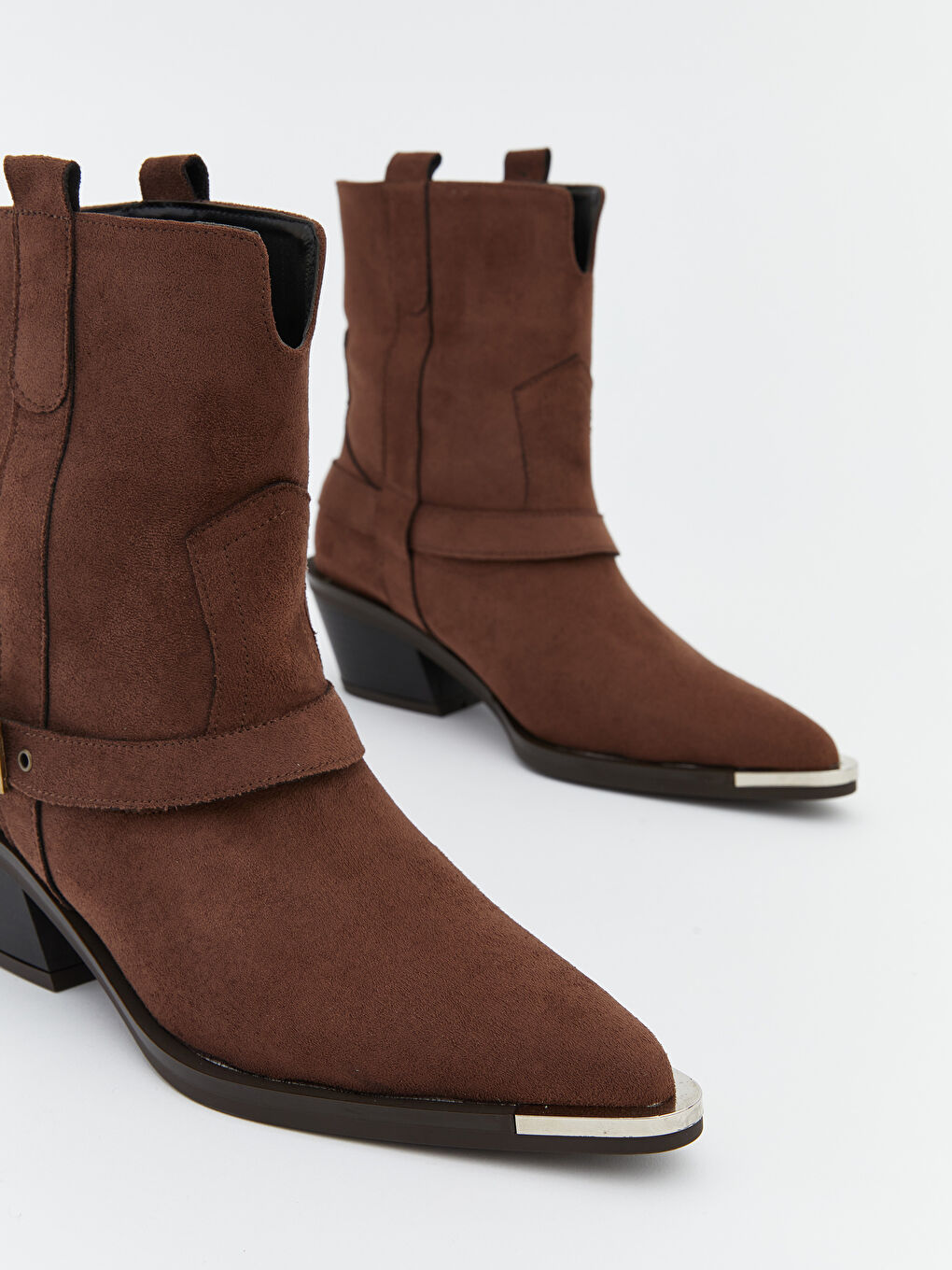 Kahverengi Deri Görünümlü Kadın Bot-2