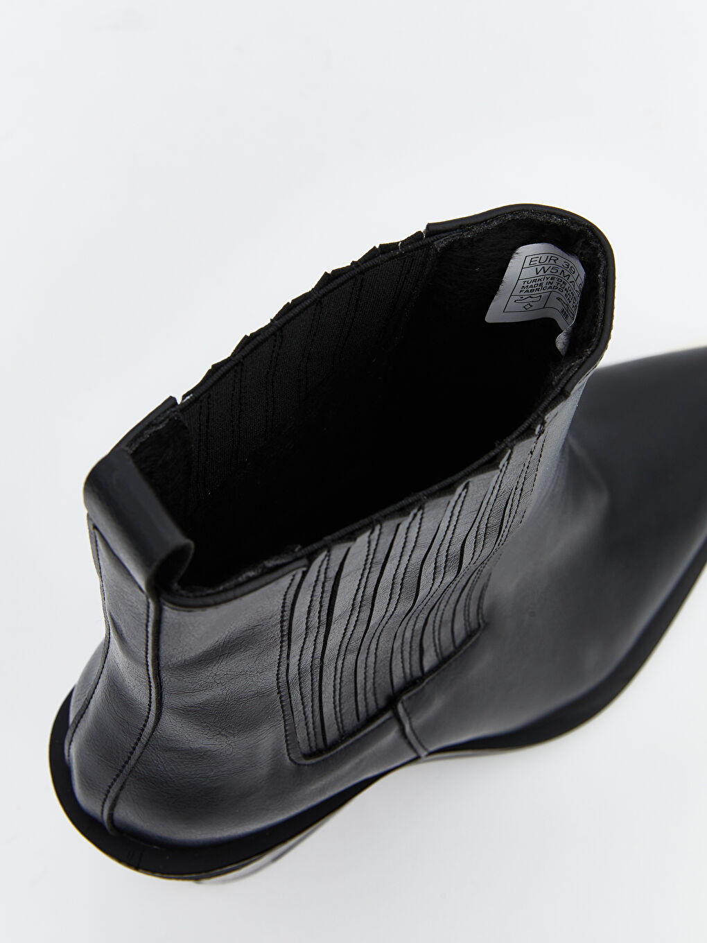 Siyah Deri Görünümlü Kadın Bot-5