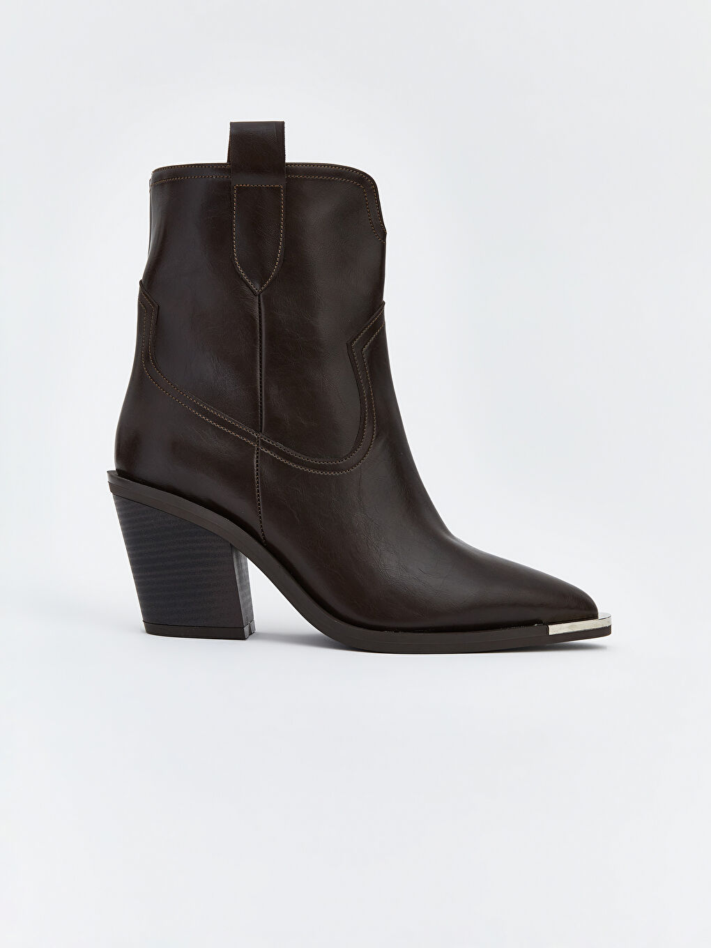 Kahverengi Sivri Burun Deri Görünümlü Kadın Bot-2