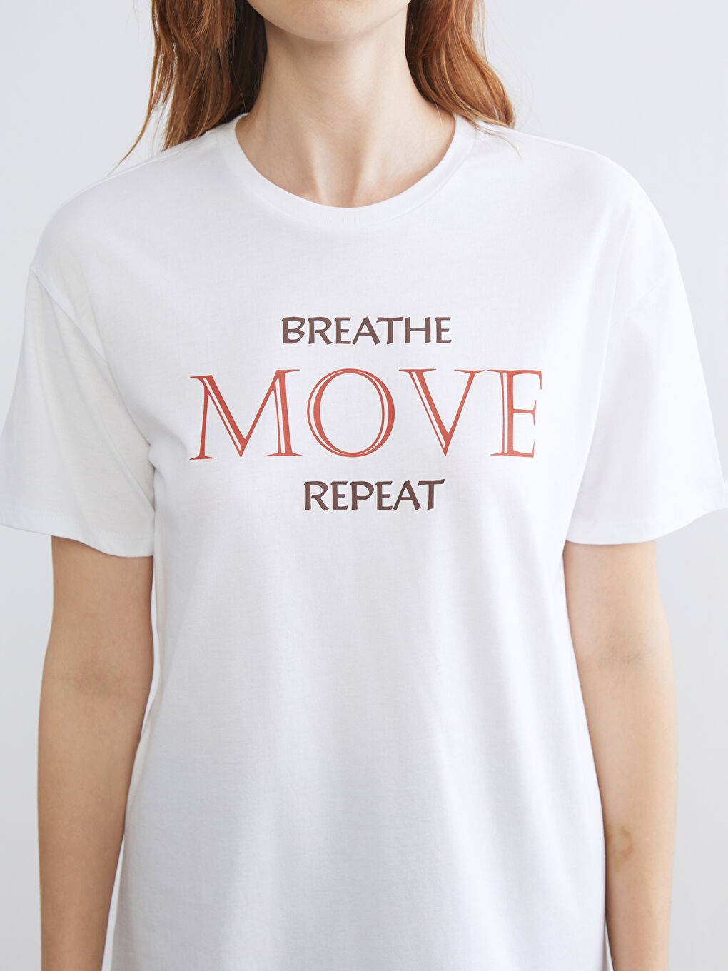 ქალის პრინტიანი სპორტული მაისური მრგვალი ყელით-2