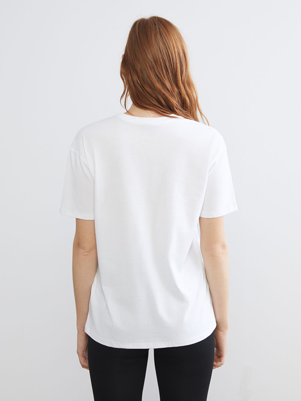 ქალის პრინტიანი სპორტული მაისური მრგვალი ყელით-3