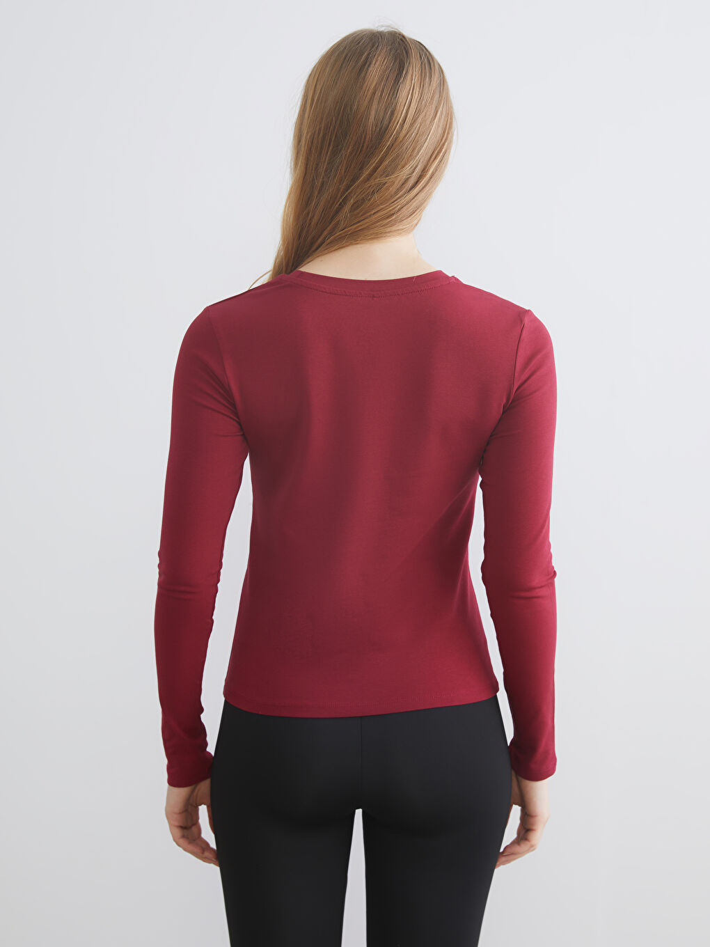 Спортивна футболка з круглим вирізом для жінок-3