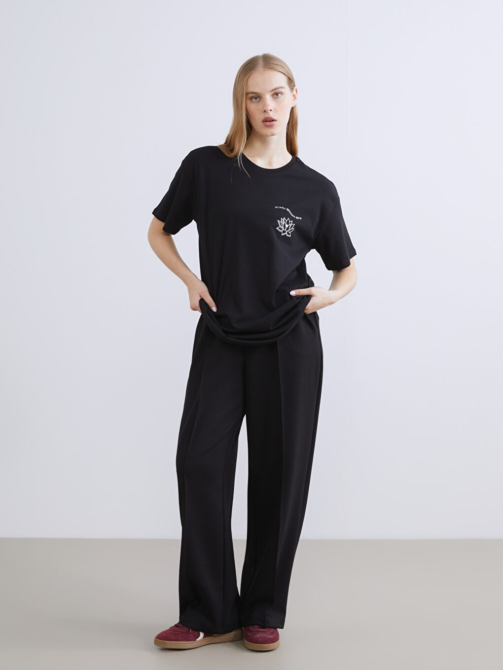 Siyah Bisiklet Yaka Baskılı Oversize Kadın Spor Tişört-1