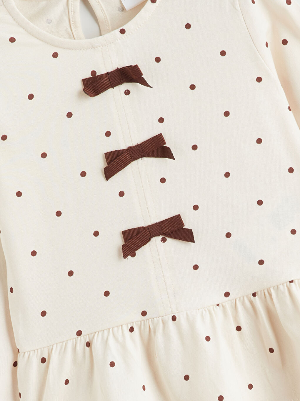 Ekru Bisiklet Yaka Fiyonk Detaylı Kız Çocuk Tişört-2