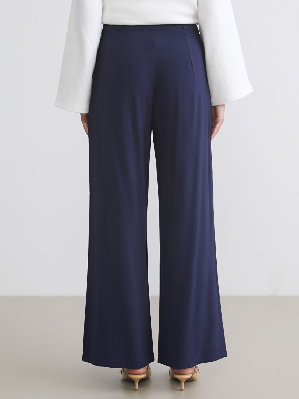 Lacivert Loose Fit Geniş Paça Kadın Pileli Pantolon-3