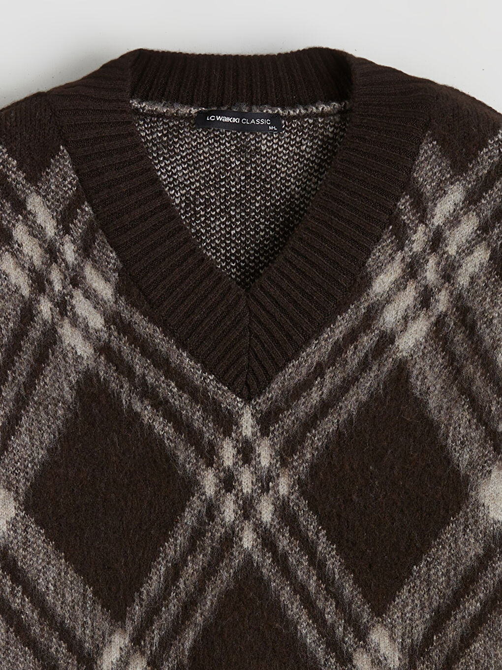 Kahverengi V Yaka Baklava Desenli Kadın Triko Kazak-5