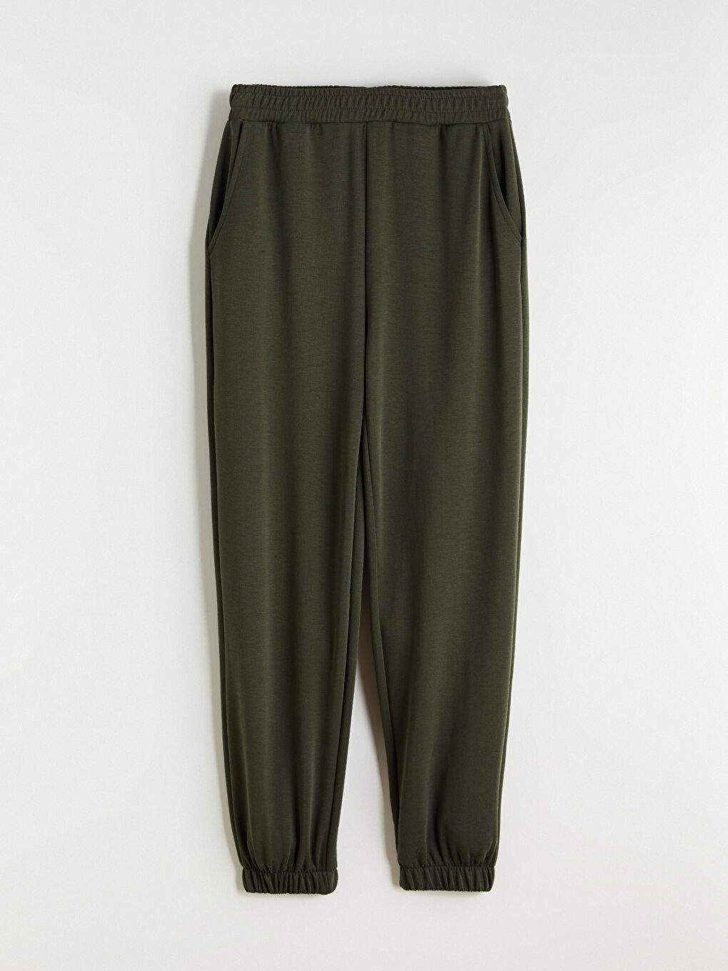 Ženske trenerke sa elastičnim strukom