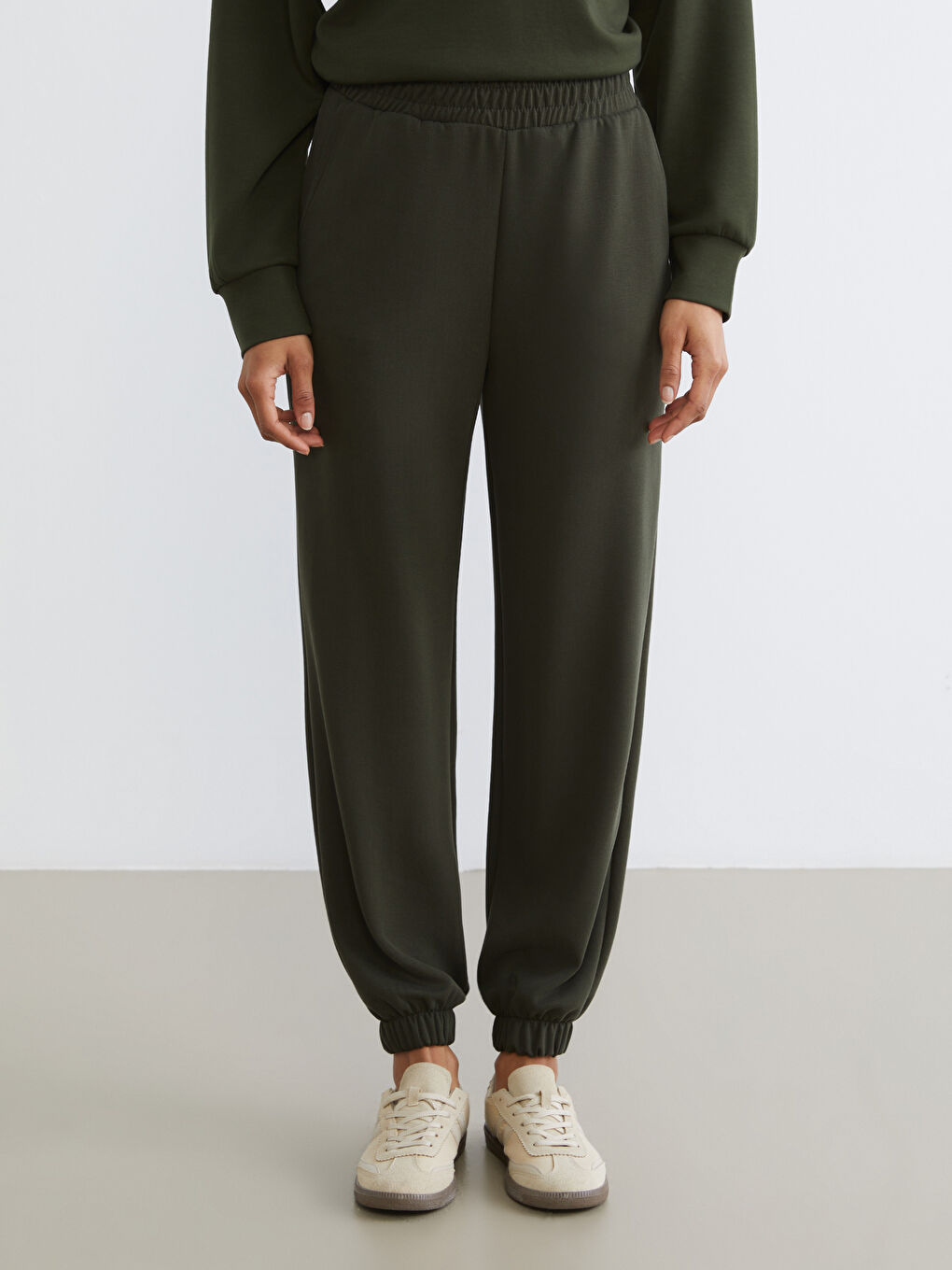 Haki Beli Lastikli Kadın Jogger Eşofman Altı-1