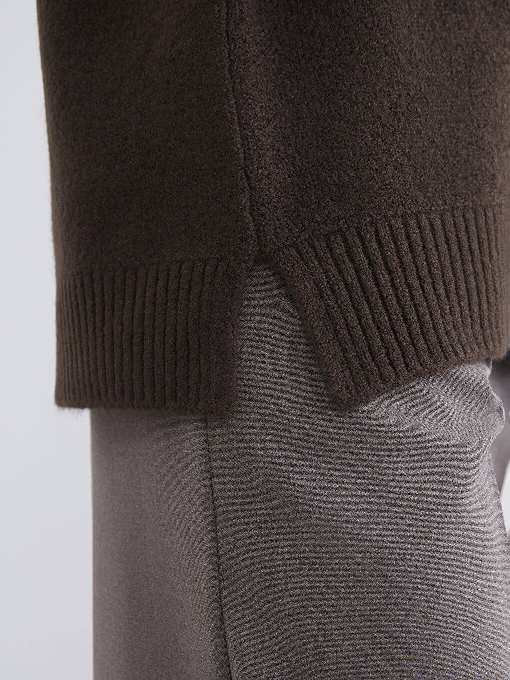 Kahverengi V Yaka Kadın Triko Kazak-2