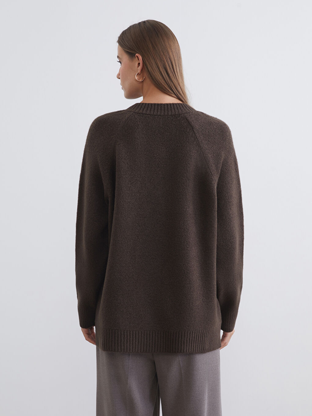 Kahverengi V Yaka Kadın Triko Kazak-3