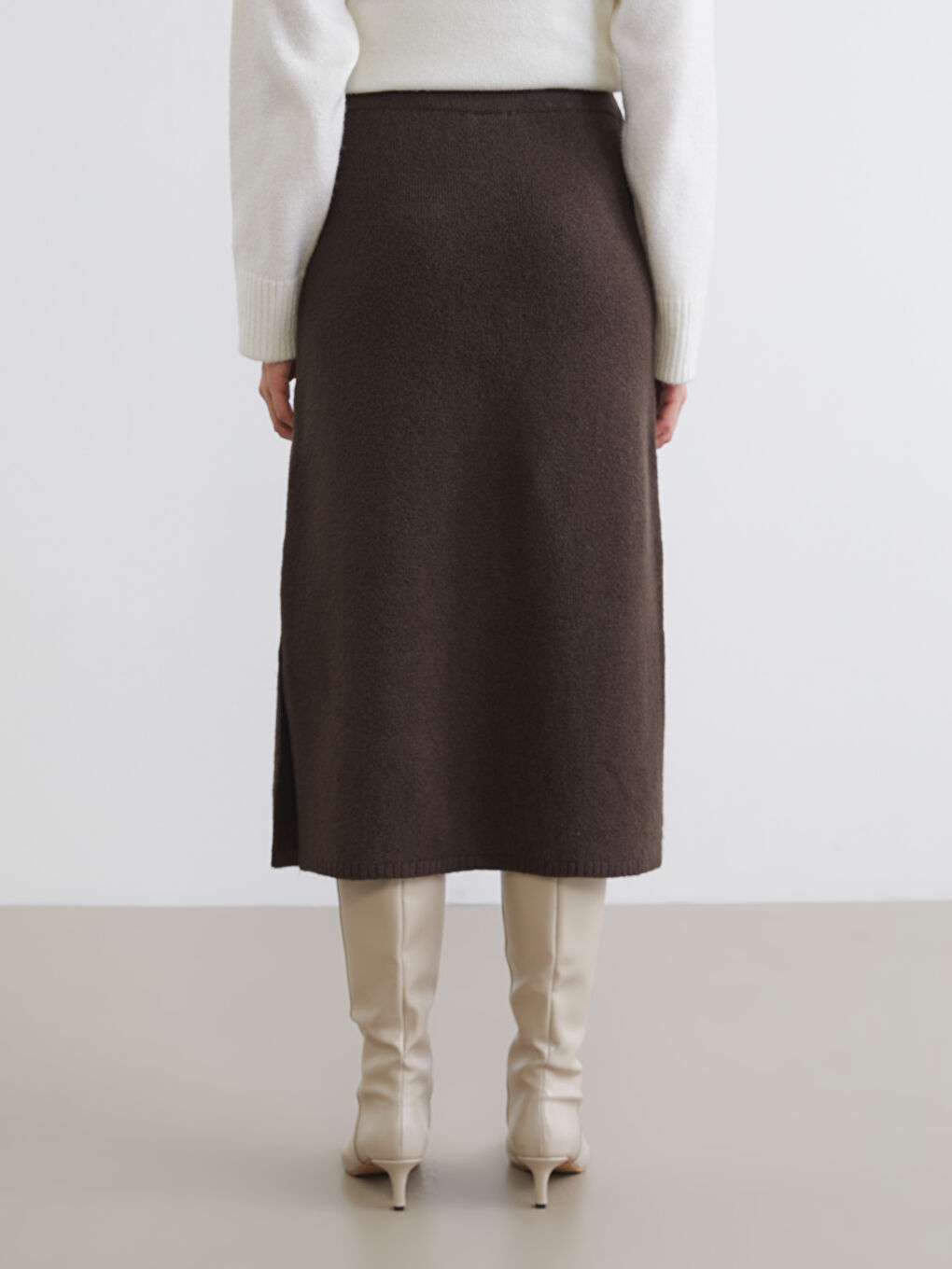 Kahverengi Beli Lastikli Triko Etek-3