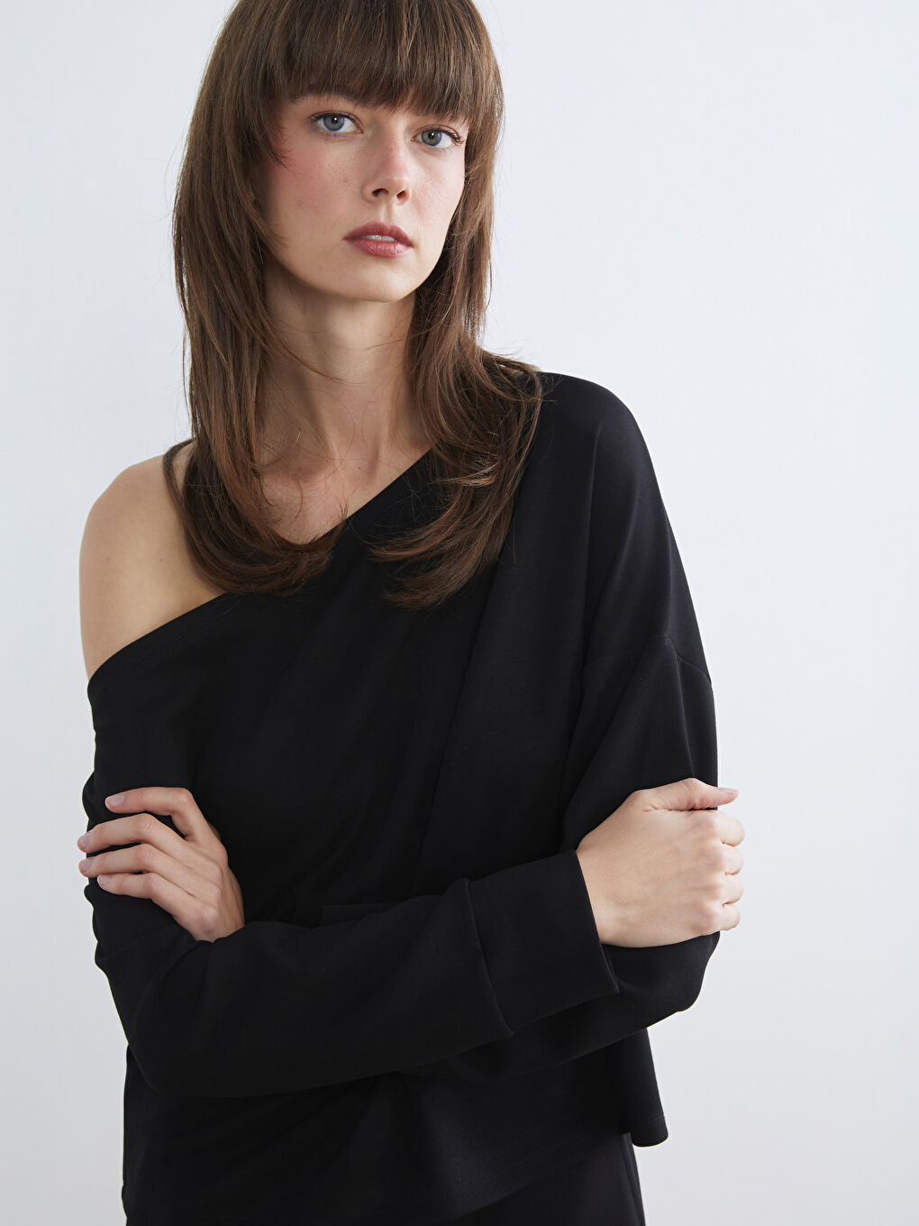 Siyah Kayık Yaka Oversize Kadın Sweatshirt