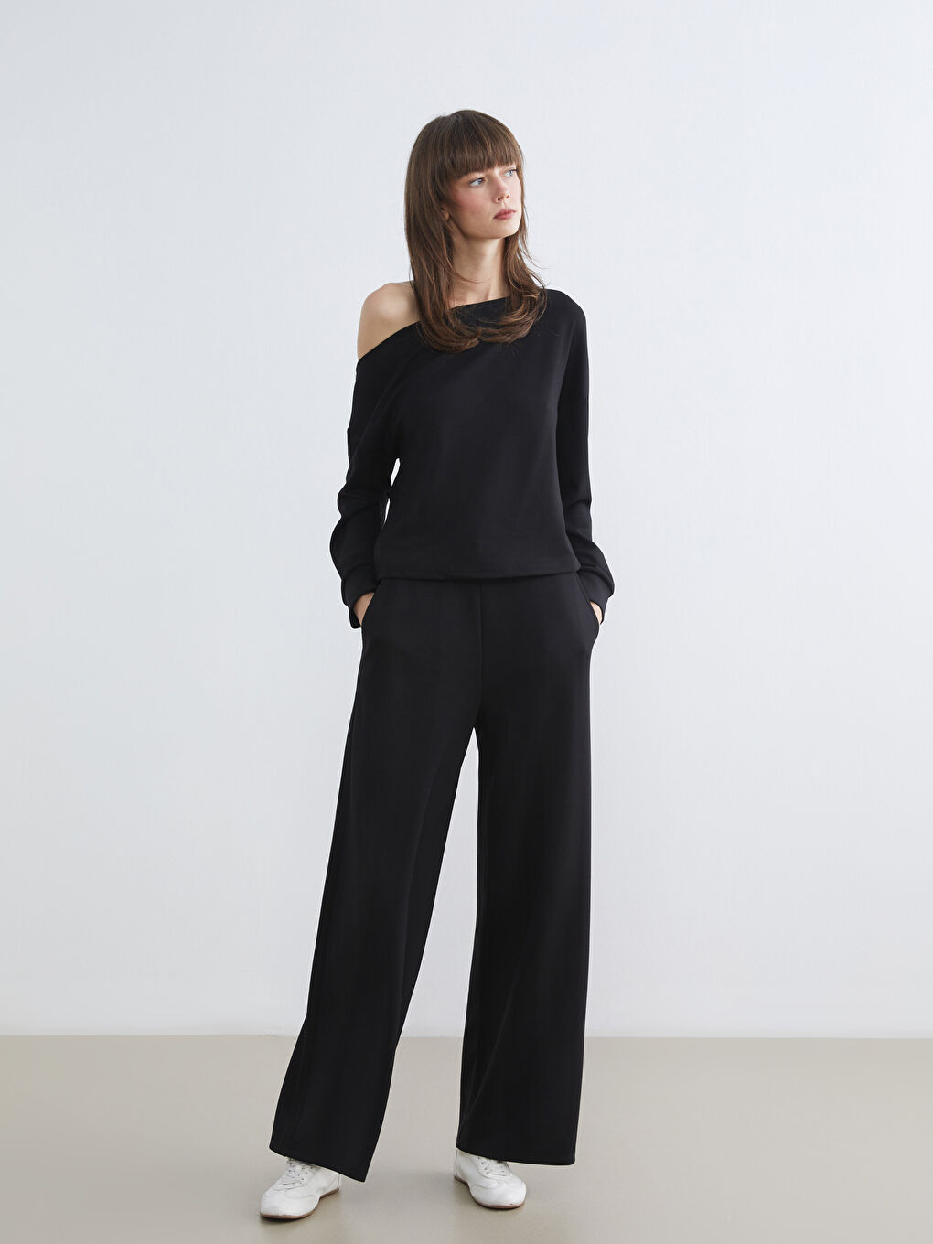 Siyah Kayık Yaka Oversize Kadın Sweatshirt-1