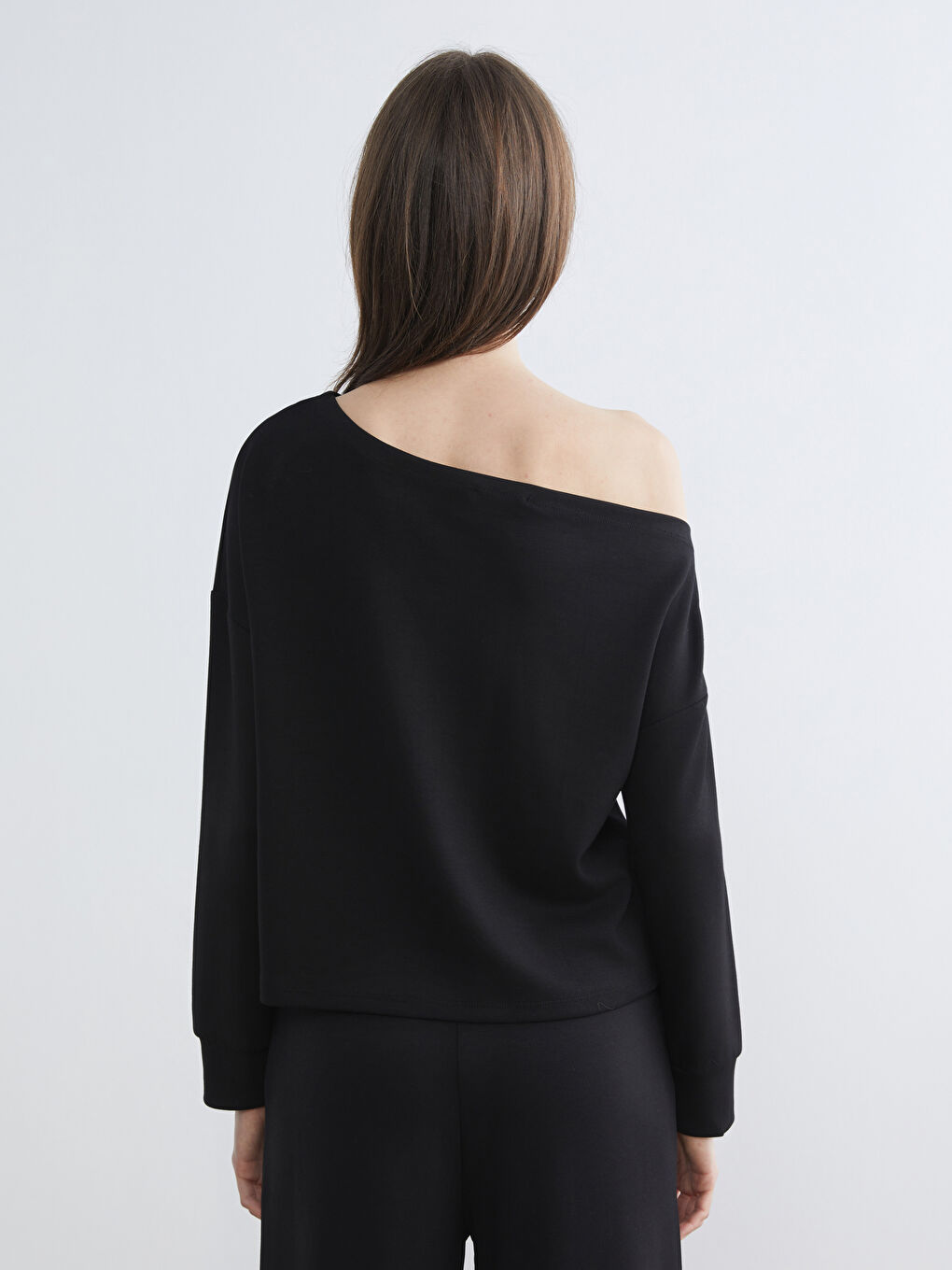 Siyah Kayık Yaka Oversize Kadın Sweatshirt-3