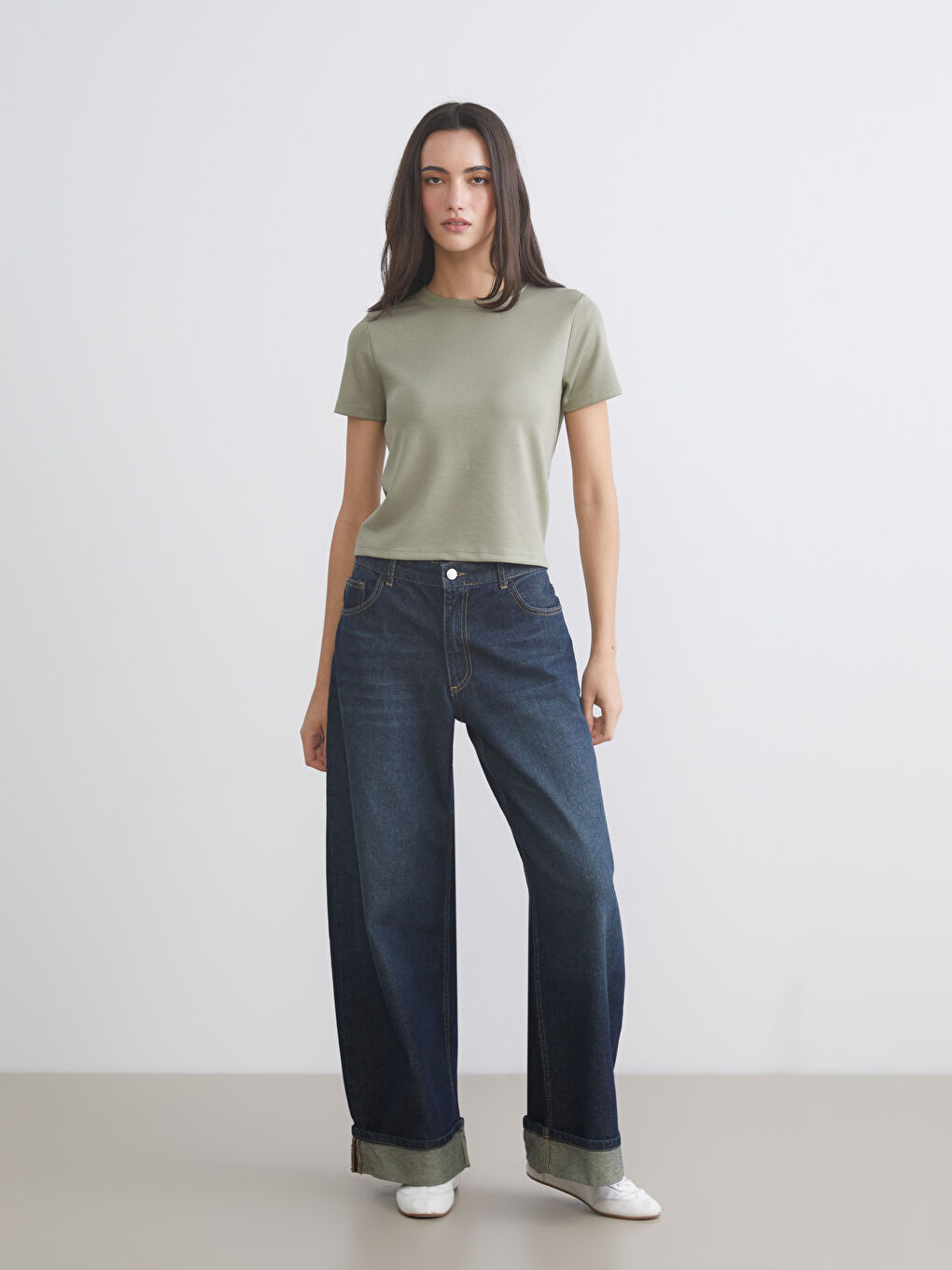 Yeşil Bisiklet Yaka Kadın Tişört-1