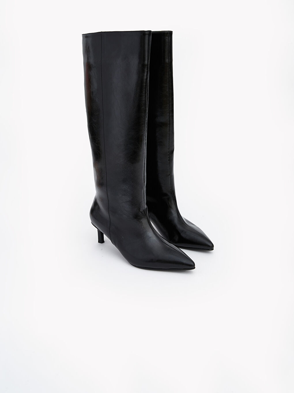 Siyah Deri Görünümlü Topuklu Kadın Bot