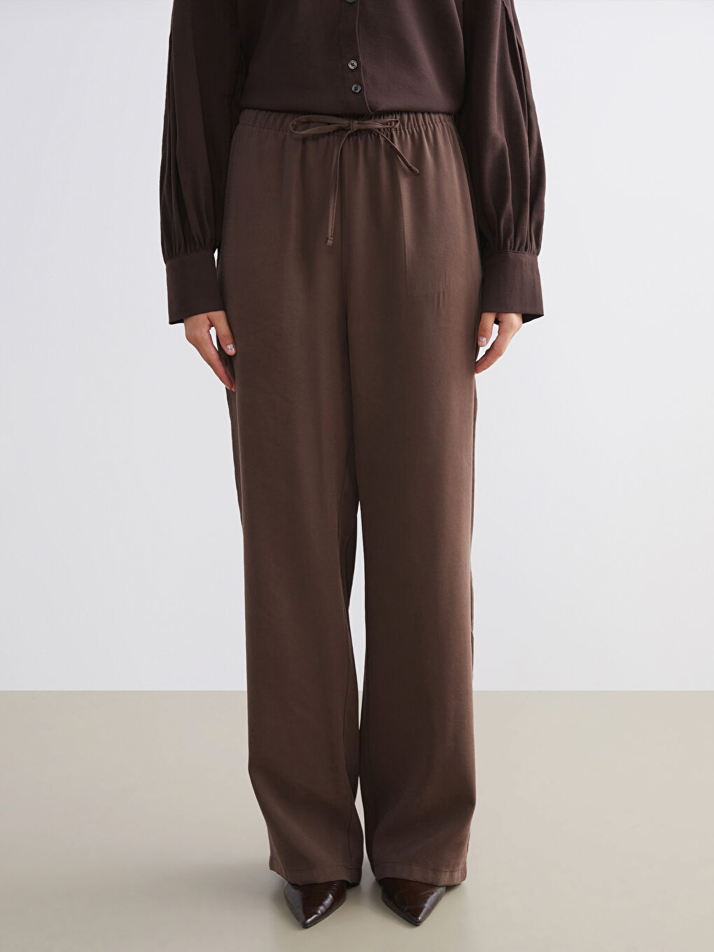Kahverengi Beli Lastikli Geniş Paça Kadın Pantolon-1
