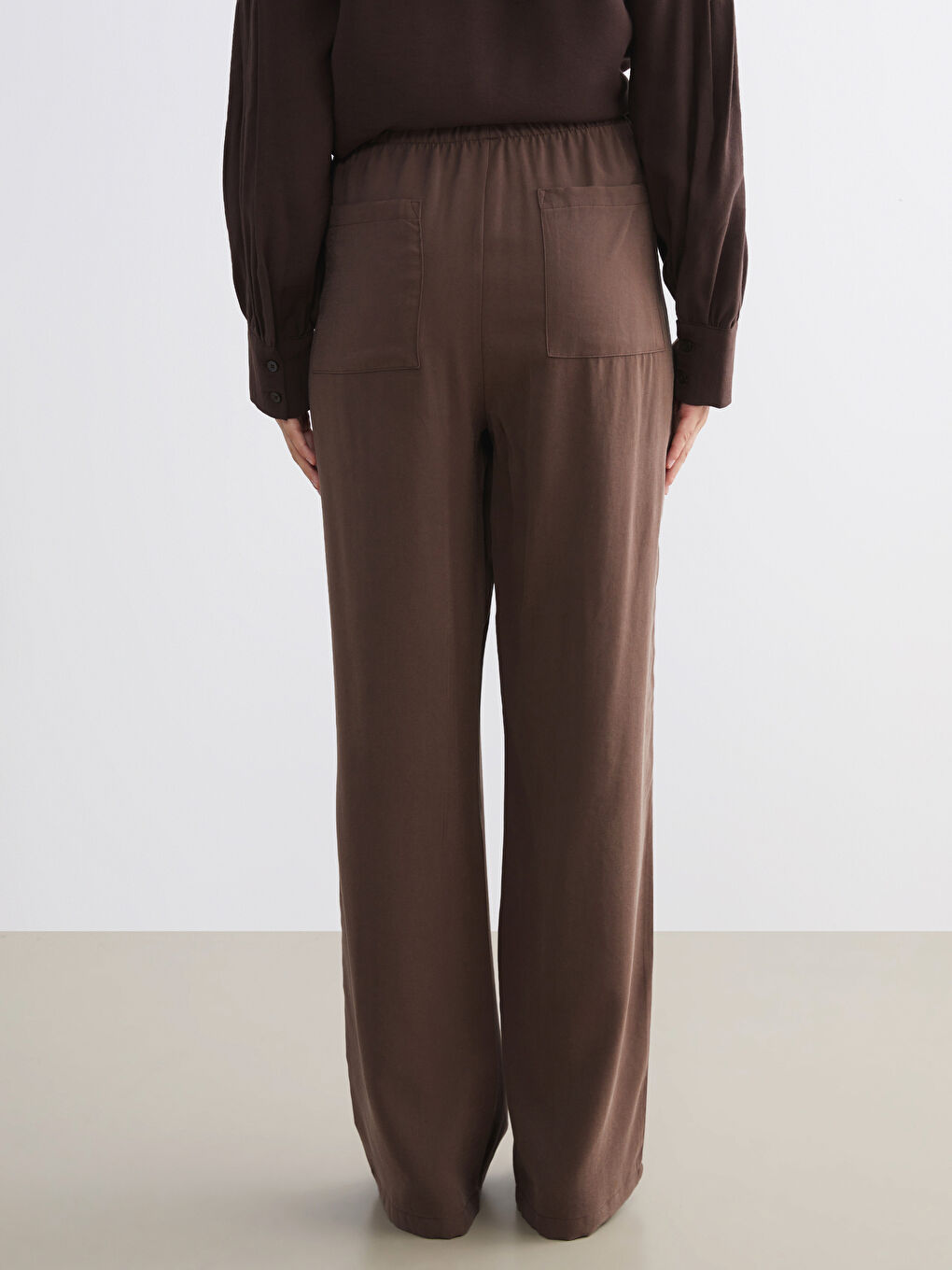 Kahverengi Beli Lastikli Geniş Paça Kadın Pantolon-3